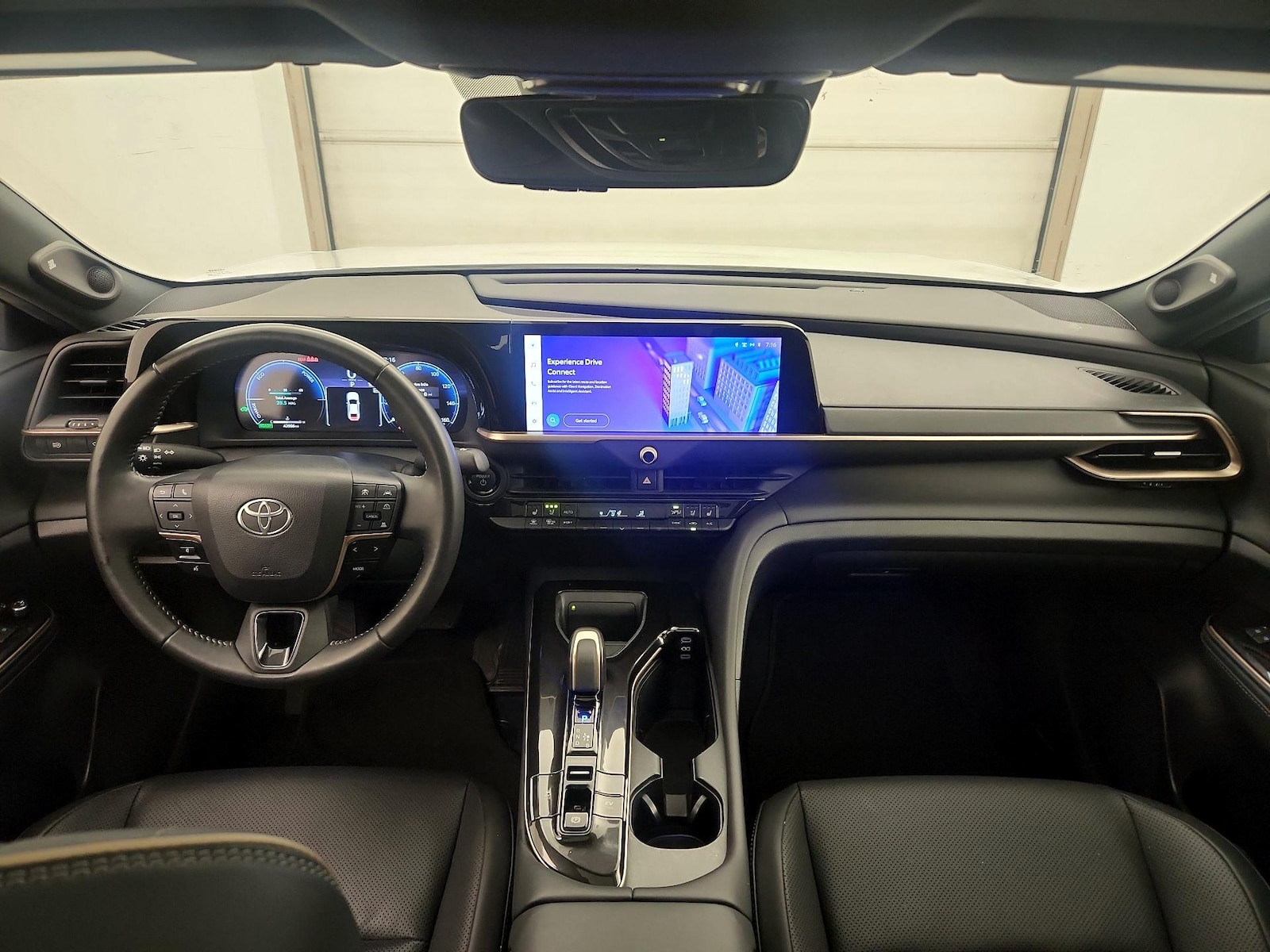 2024 Toyota Crown Limited - Photo 10