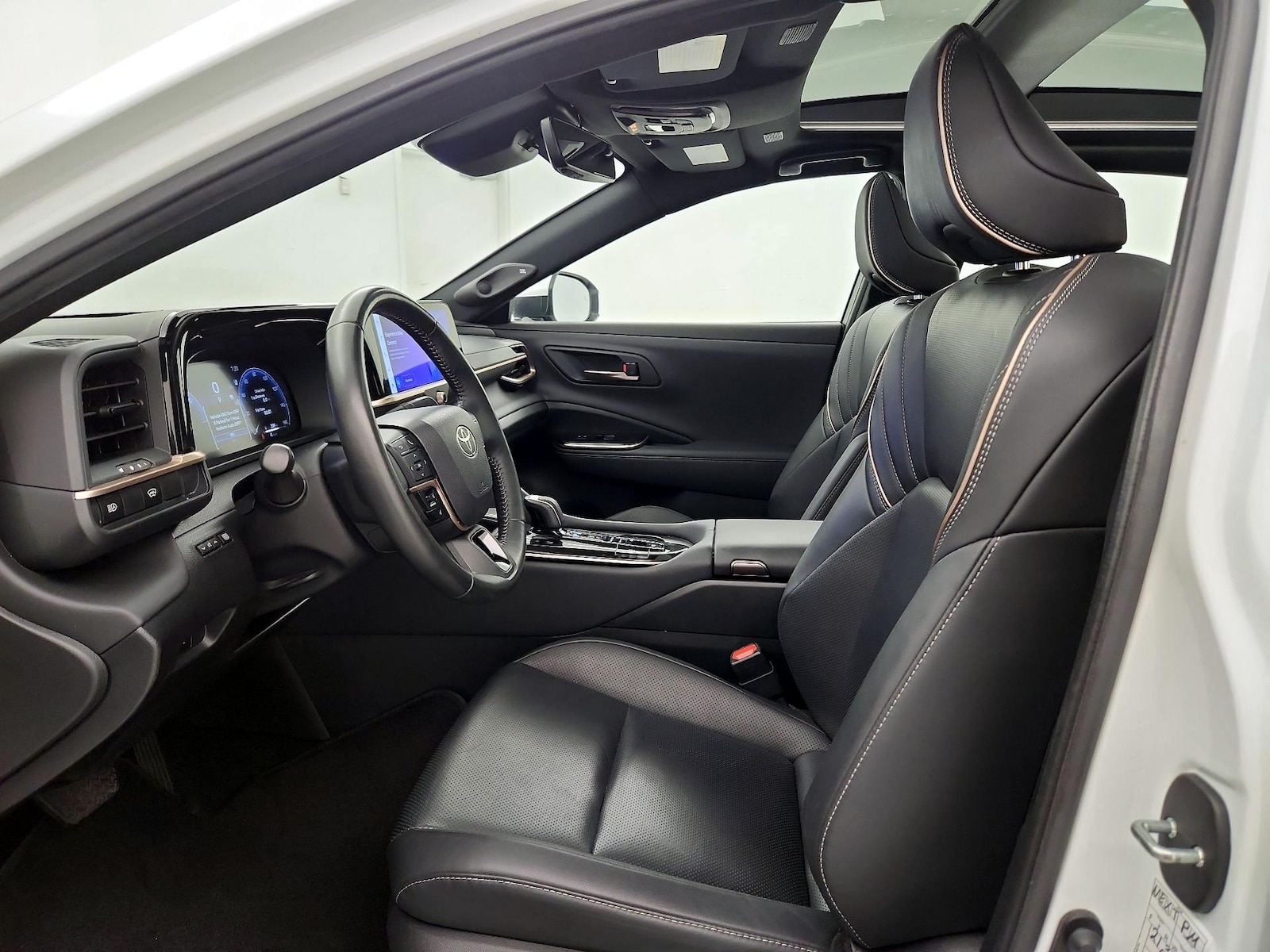 2024 Toyota Crown Limited - Photo 12
