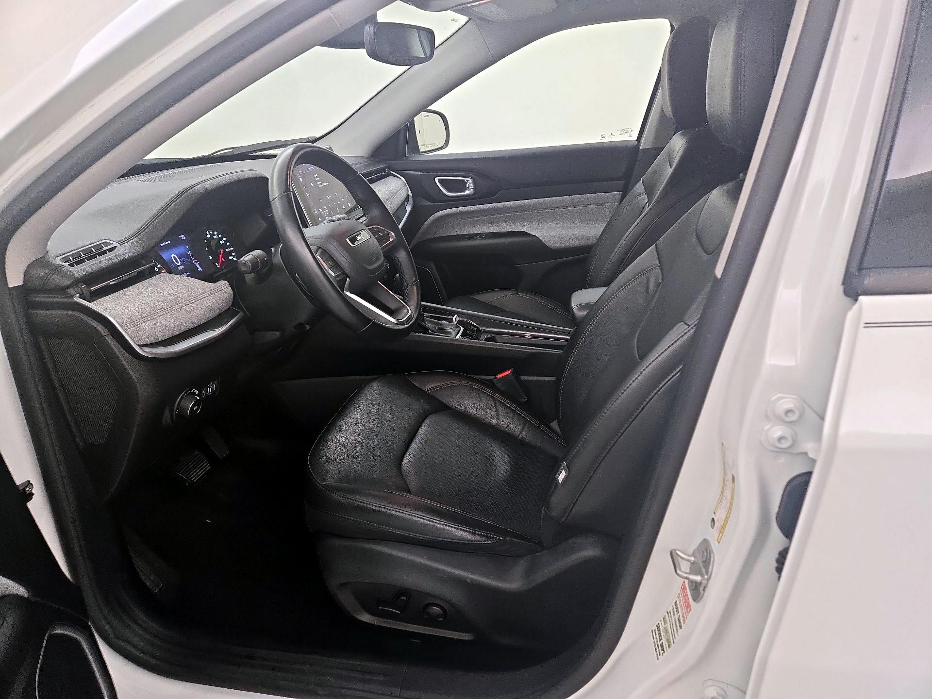 Thumbnail: 2022 Jeep Compass - 11