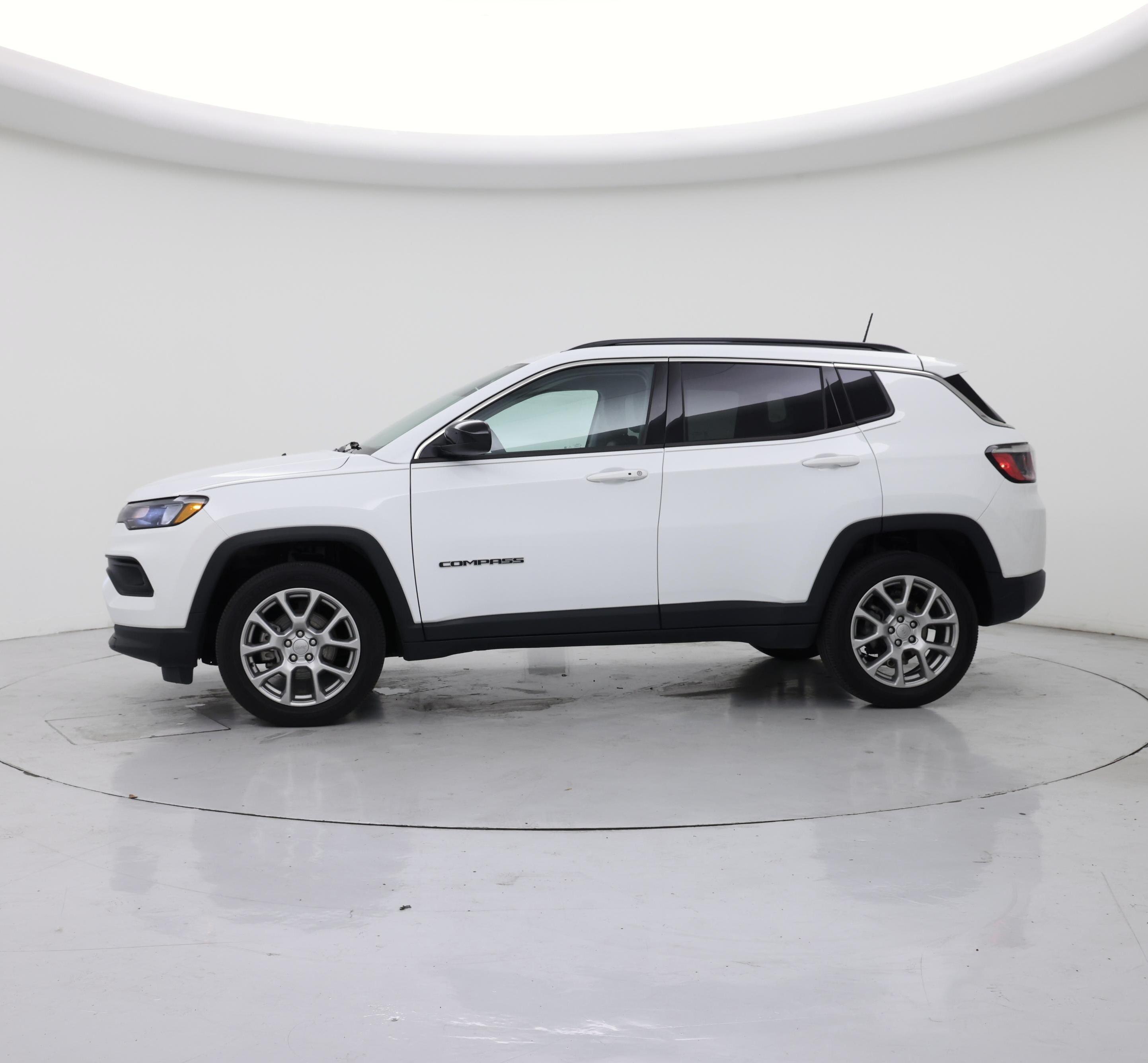 Thumbnail: 2022 Jeep Compass - 3