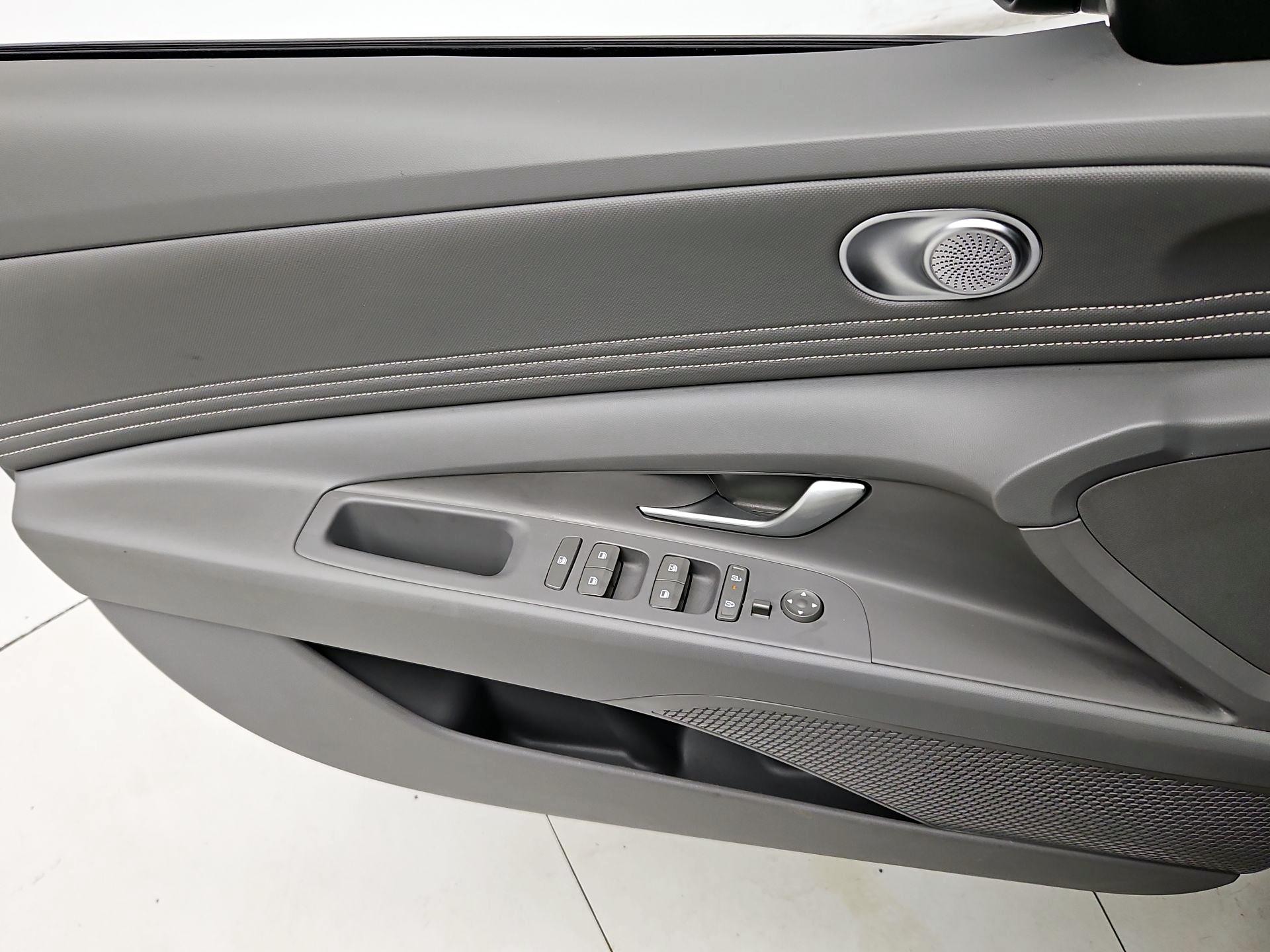 Thumbnail: 2025 Hyundai Elantra - 12