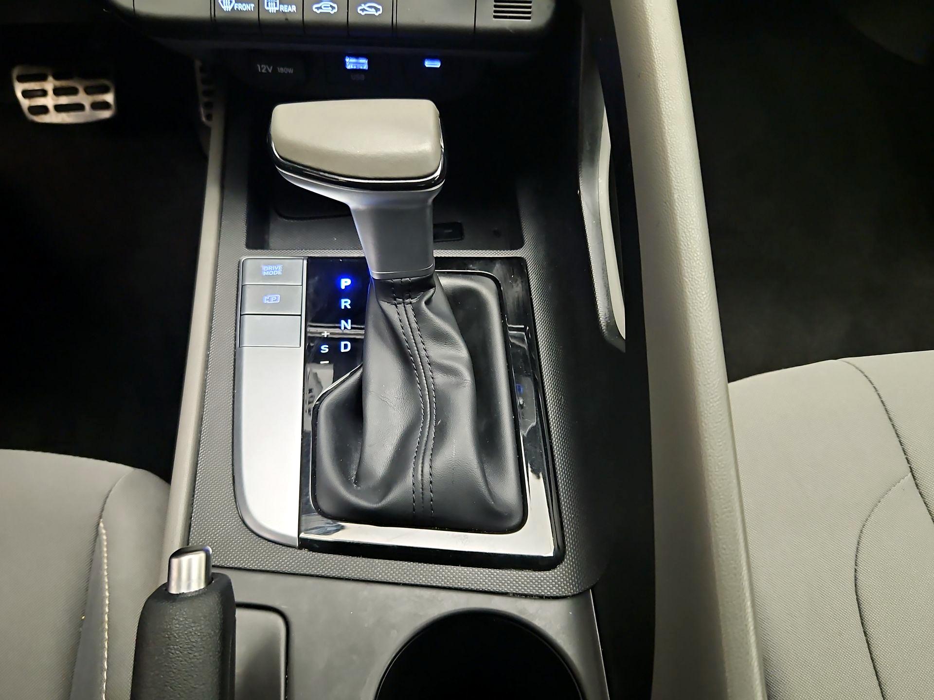 Thumbnail: 2025 Hyundai Elantra - 17