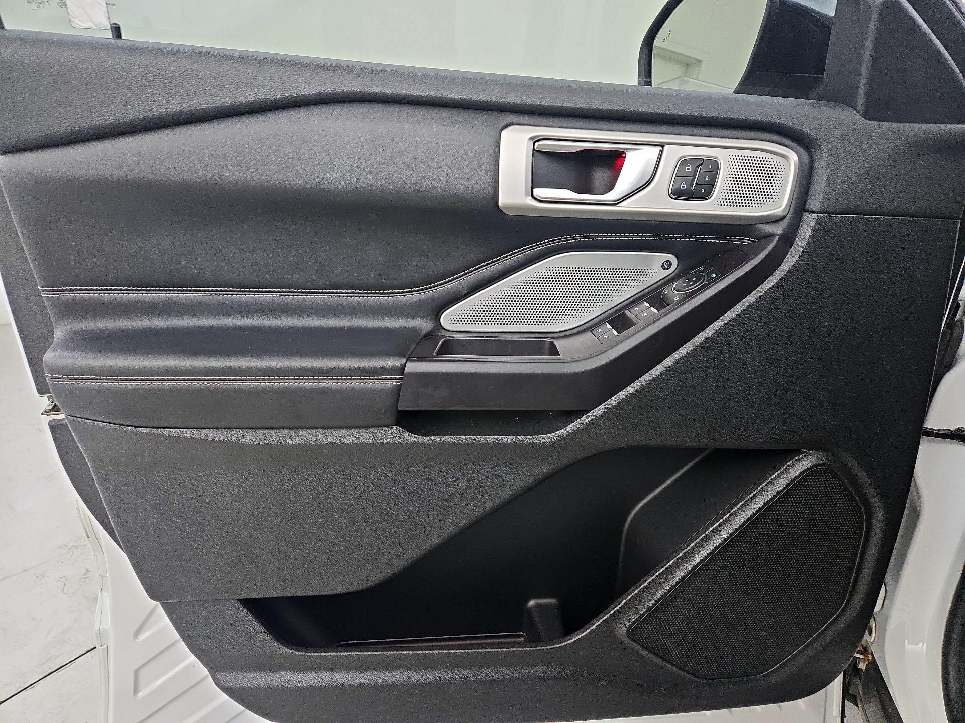 Thumbnail: 2020 Ford Explorer - 12