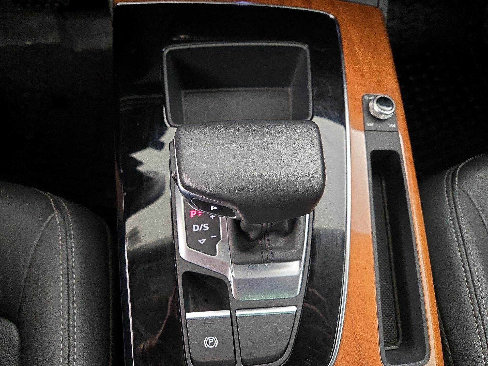 Thumbnail: 2022 Audi Q5 - 18