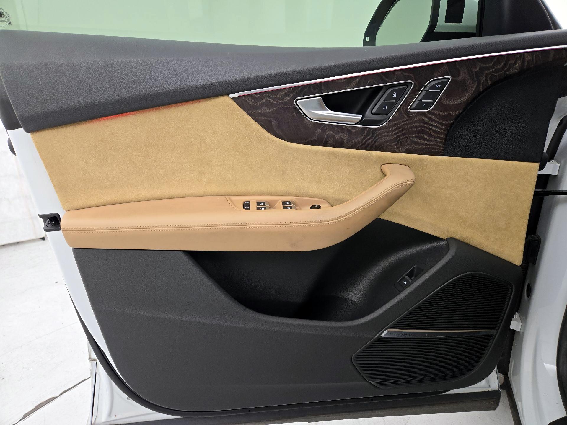 Thumbnail: 2020 Audi Q8 - 12