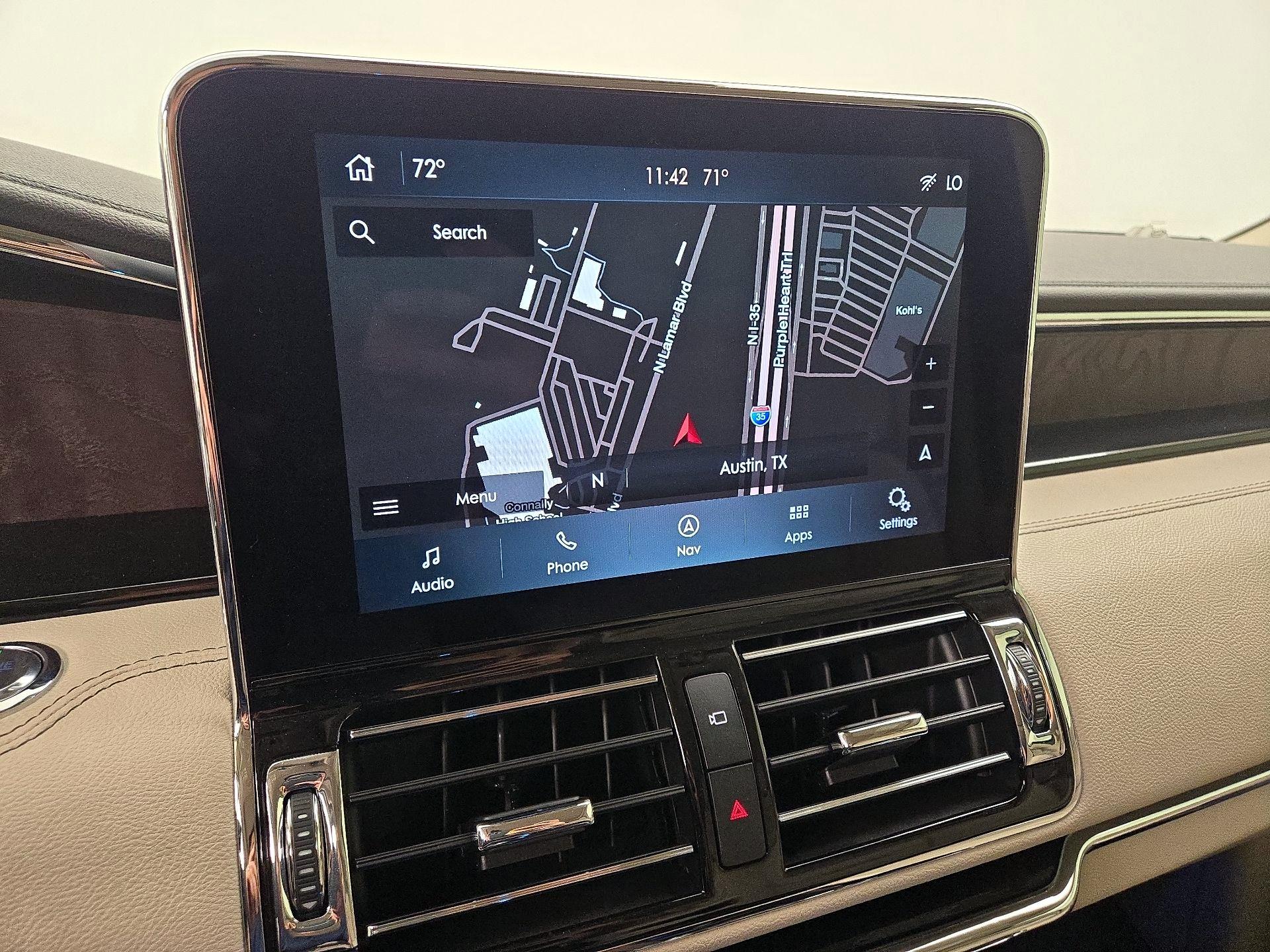 Thumbnail: 2021 Lincoln Navigator - 14