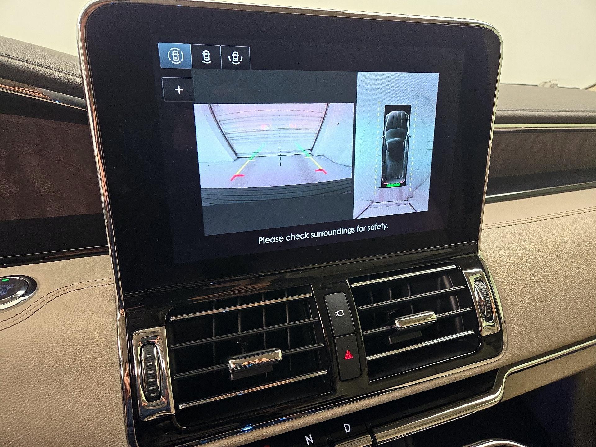 Thumbnail: 2021 Lincoln Navigator - 15