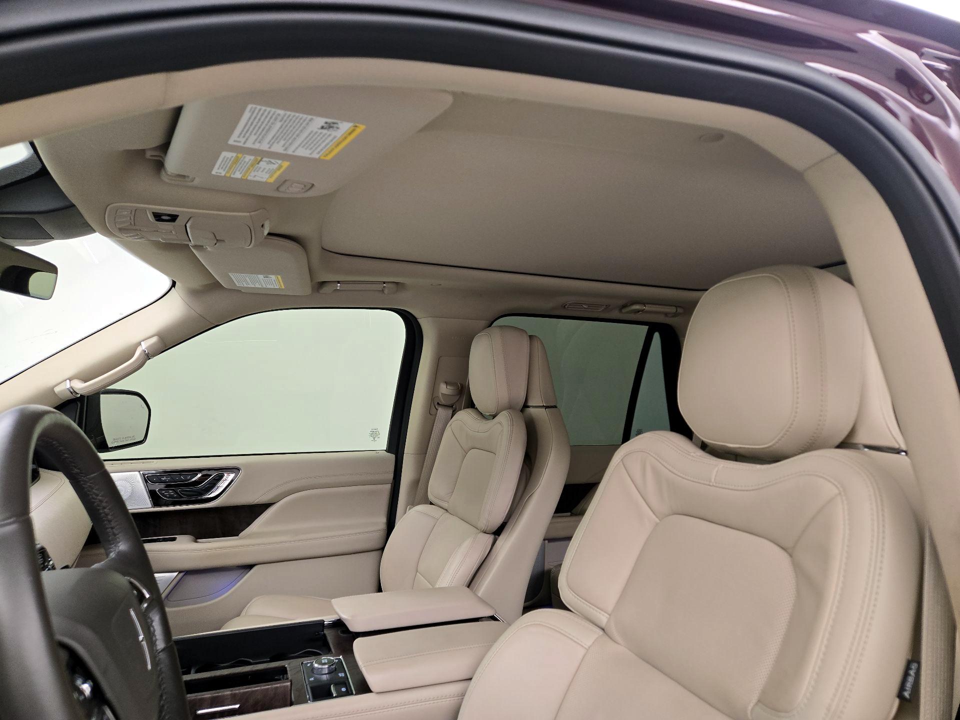 Thumbnail: 2021 Lincoln Navigator - 20