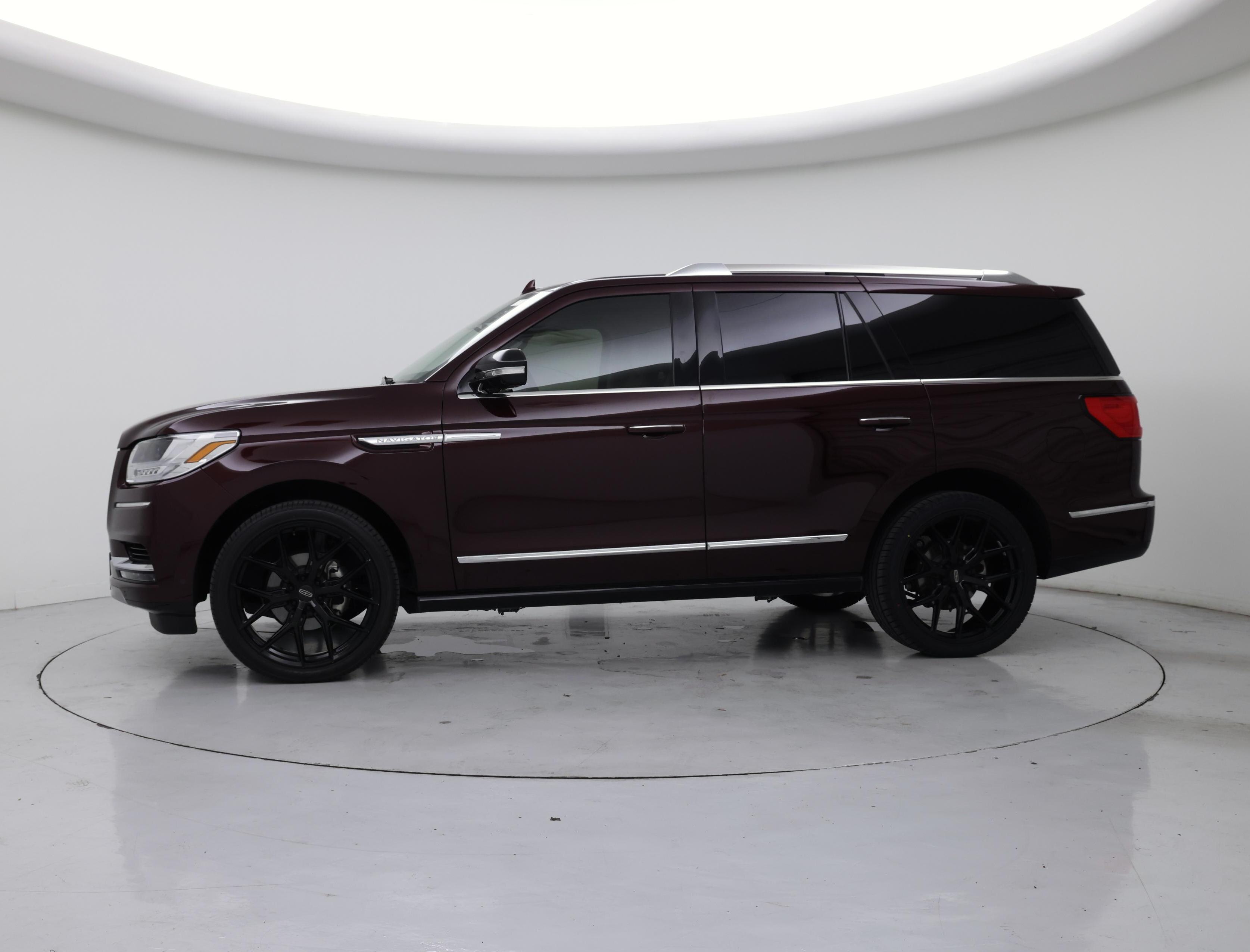 Thumbnail: 2021 Lincoln Navigator - 3
