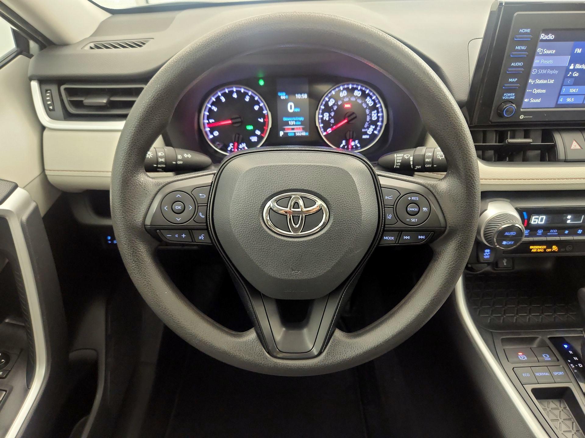 Thumbnail: 2021 Toyota RAV4 - 10