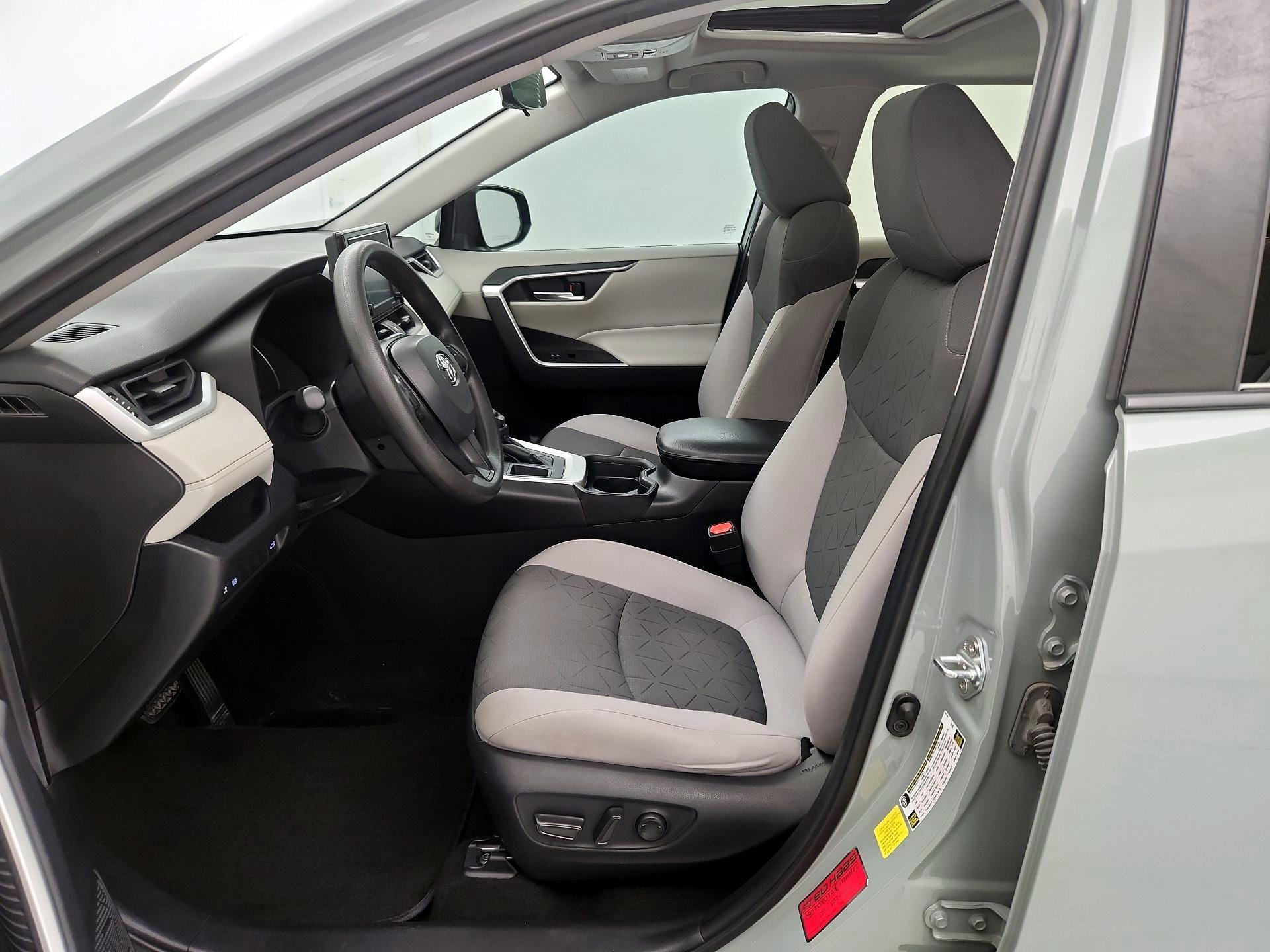 Thumbnail: 2021 Toyota RAV4 - 11