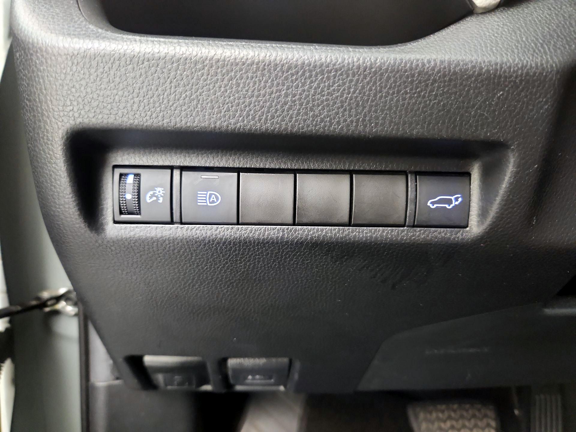 Thumbnail: 2021 Toyota RAV4 - 13