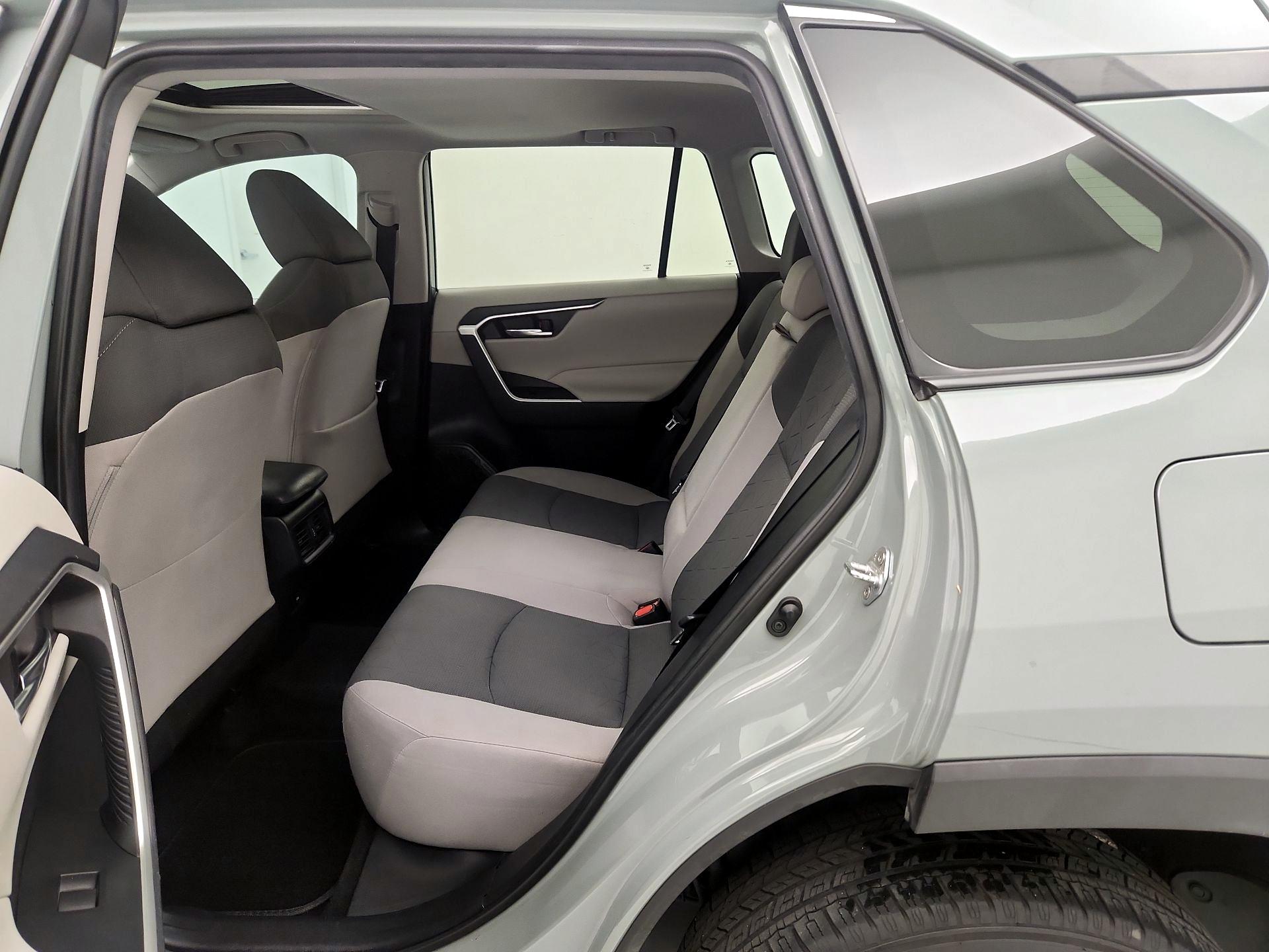 Thumbnail: 2021 Toyota RAV4 - 20