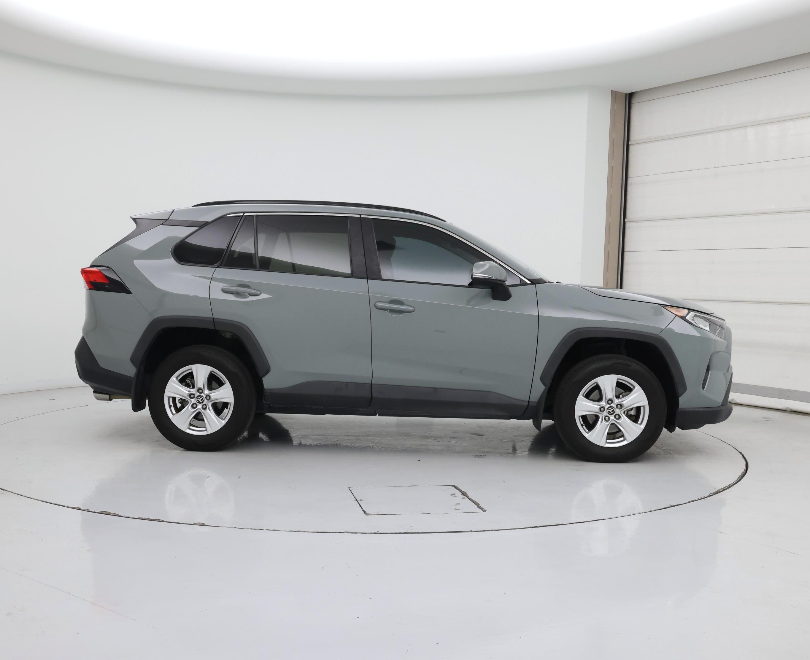 Thumbnail: 2021 Toyota RAV4 - 7