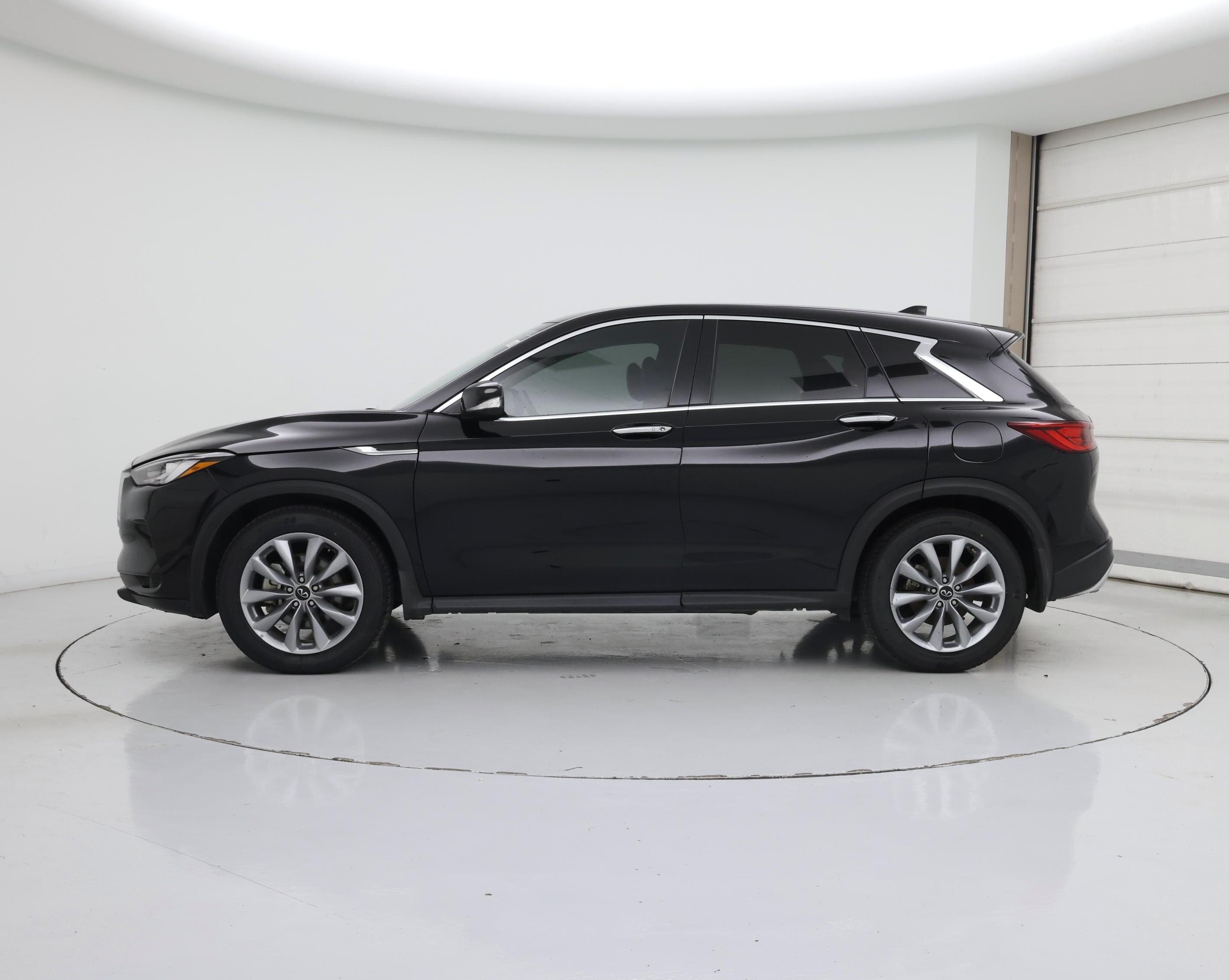 Thumbnail: 2022 INFINITI QX50 - 3