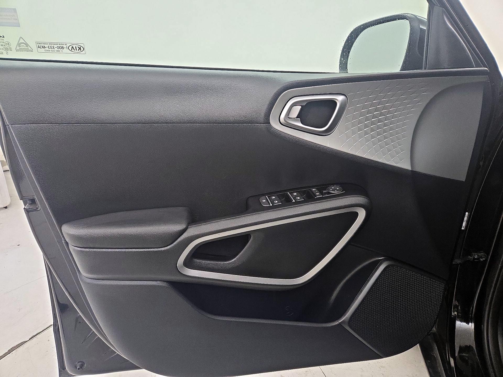 Thumbnail: 2022 Kia Soul - 12