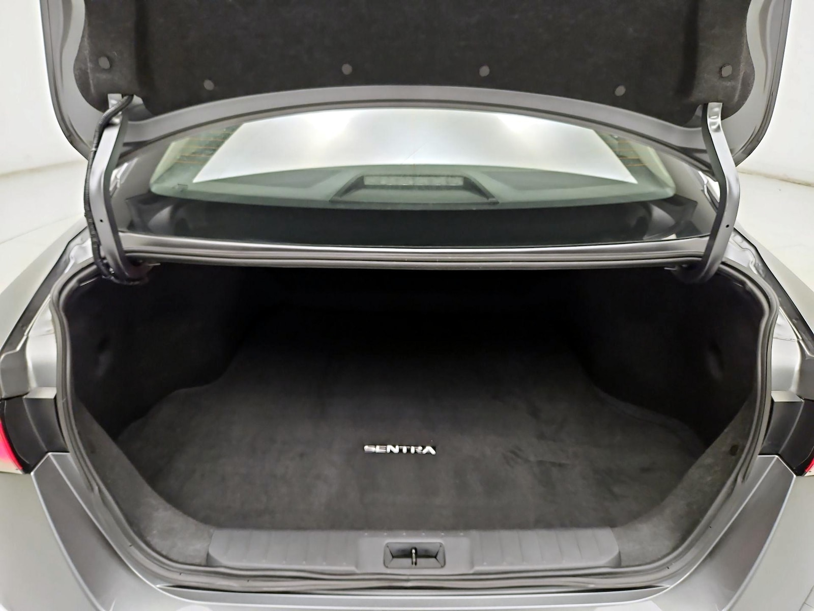 2024 Nissan Sentra SV - Photo 19