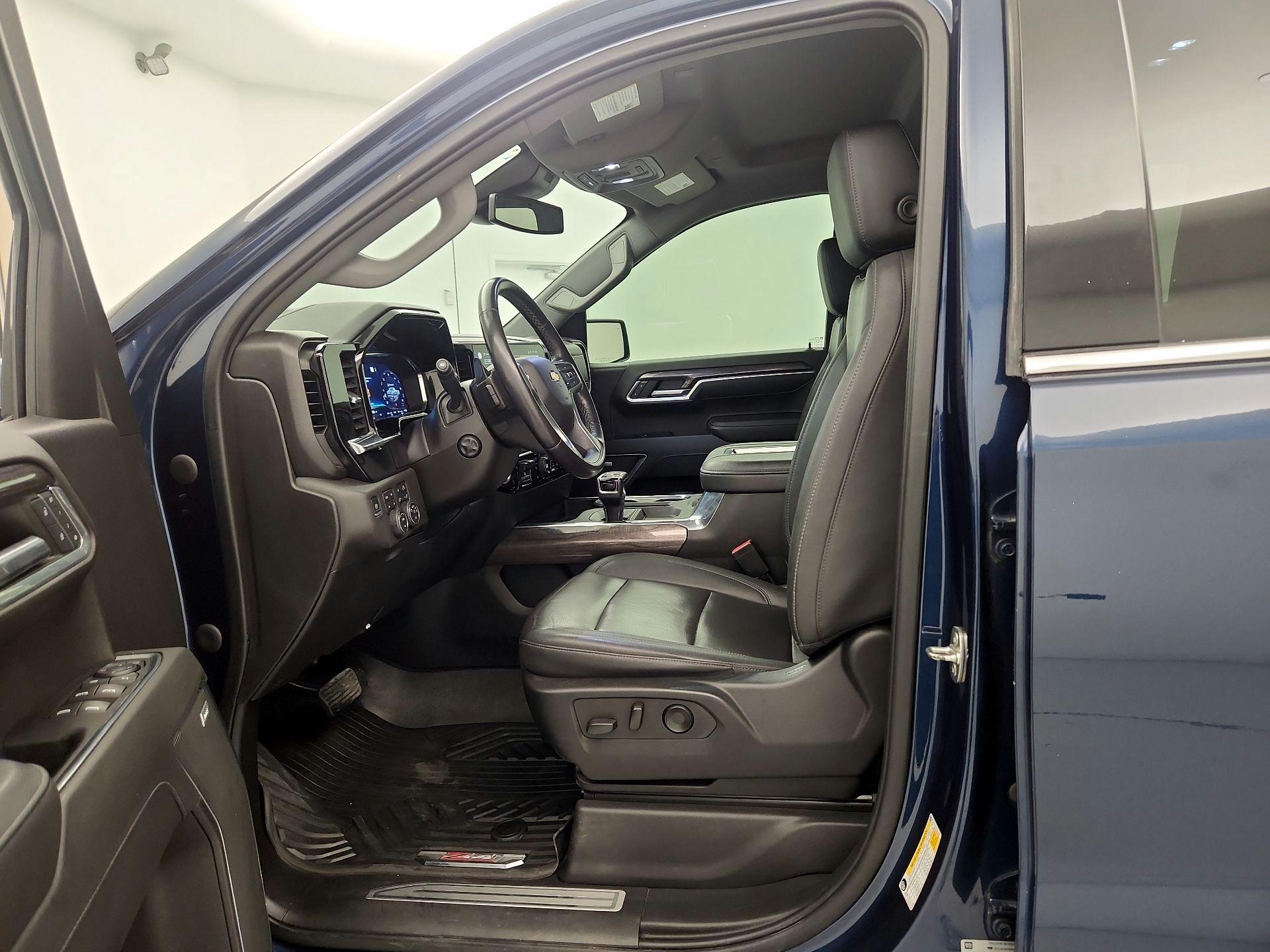 Thumbnail: 2022 Chevrolet Silverado 1500 - 11