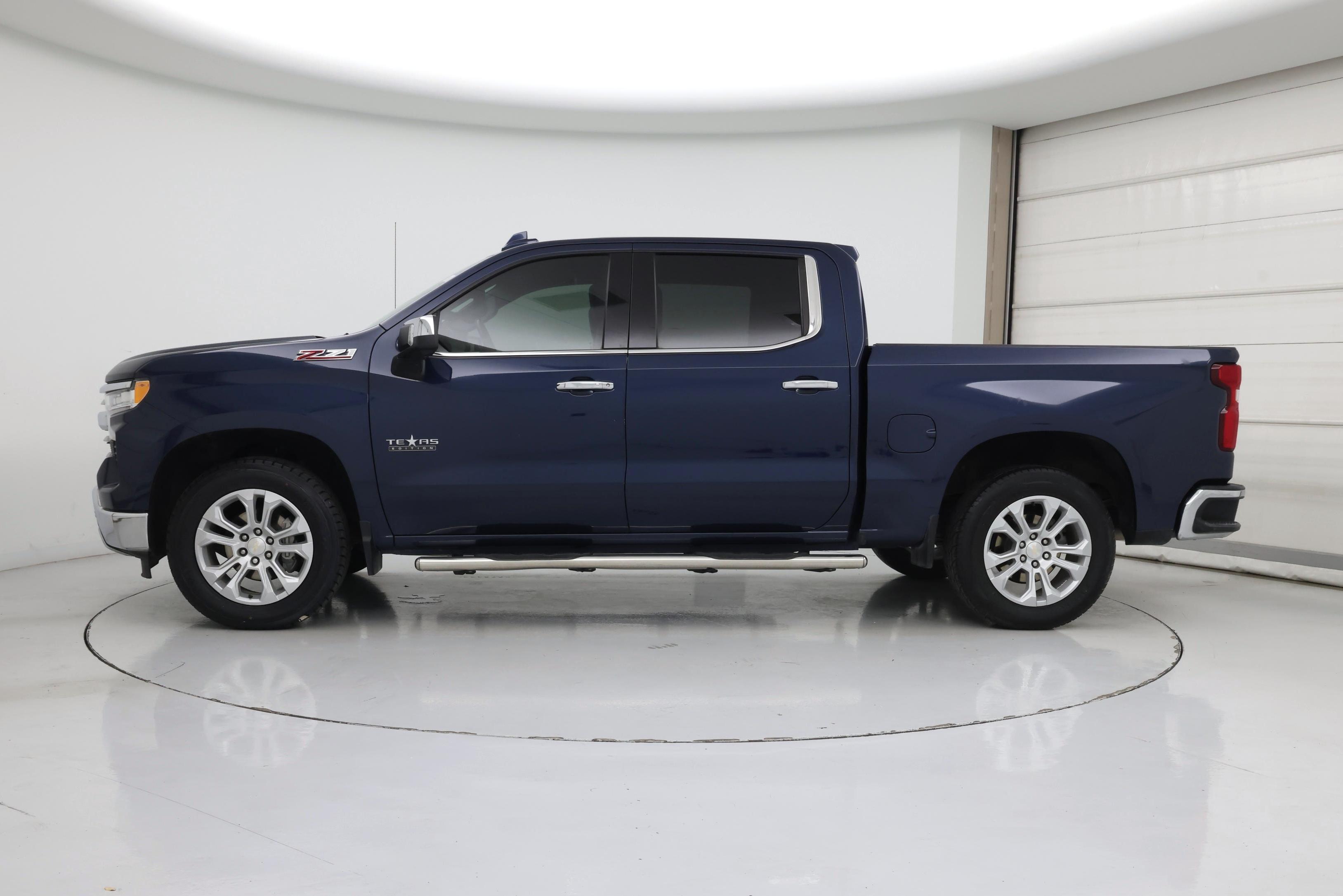 Thumbnail: 2022 Chevrolet Silverado 1500 - 3