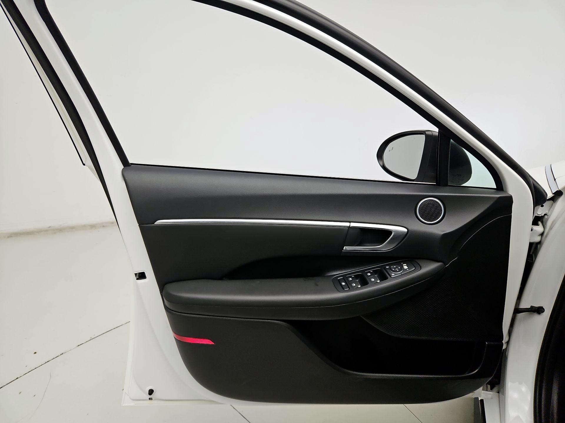 Thumbnail: 2023 Hyundai Sonata - 12