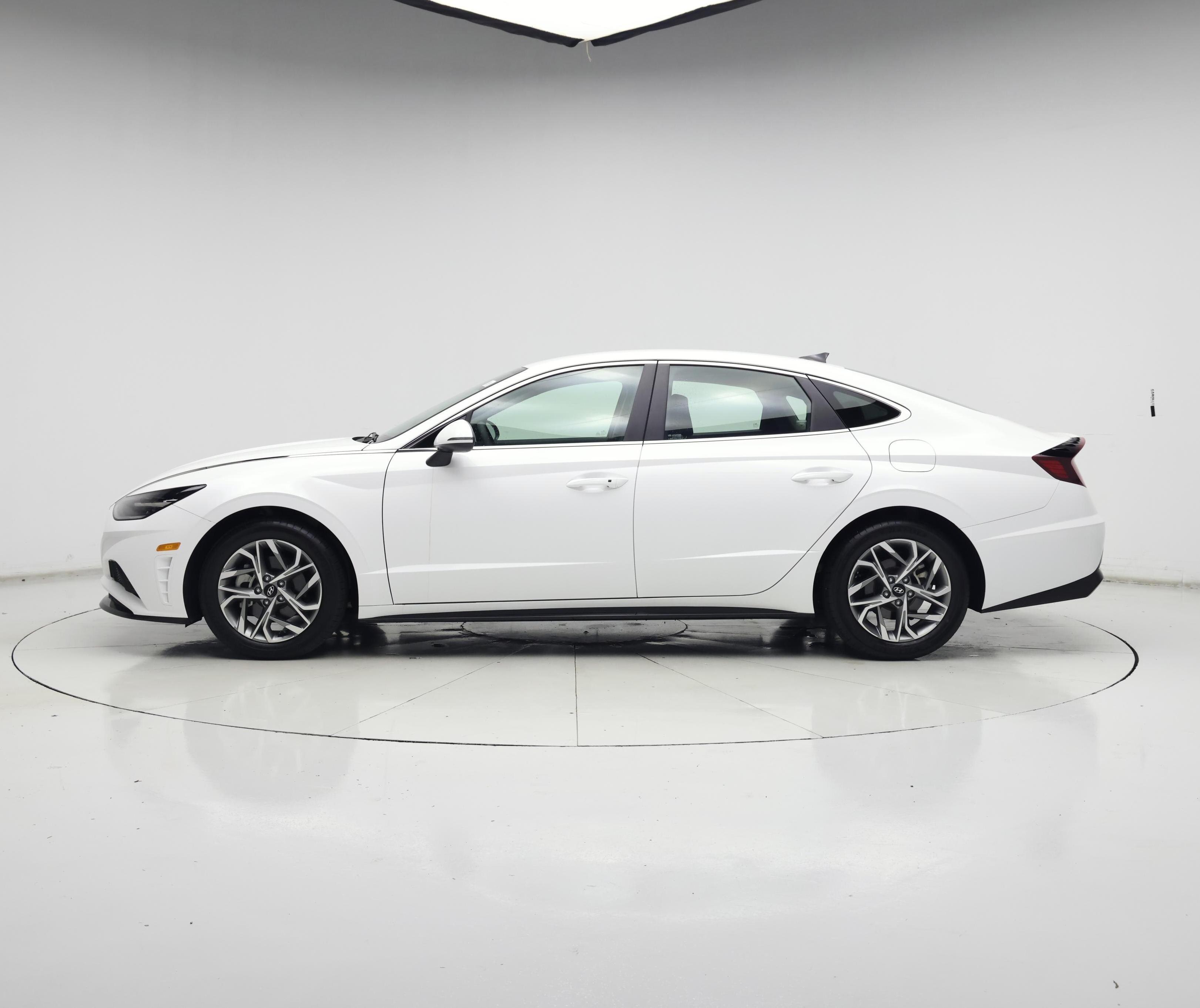 Thumbnail: 2023 Hyundai Sonata - 3