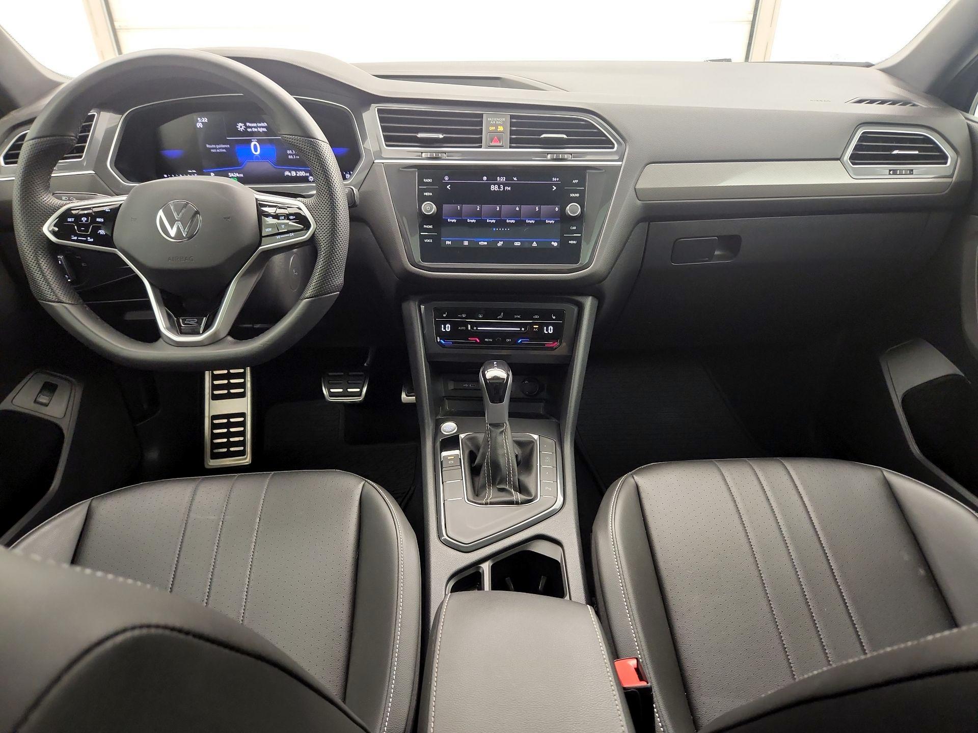 Thumbnail: 2024 Volkswagen Tiguan - 9