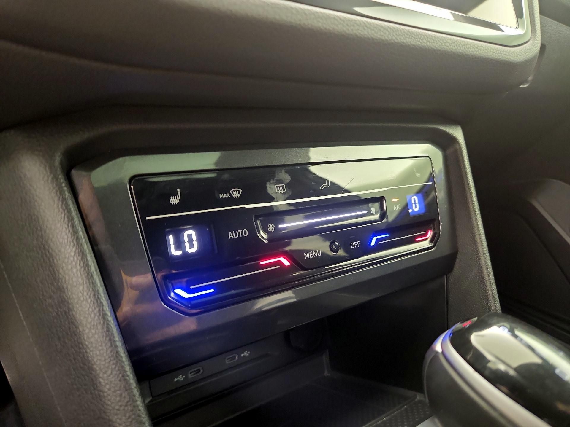 Thumbnail: 2024 Volkswagen Tiguan - 16