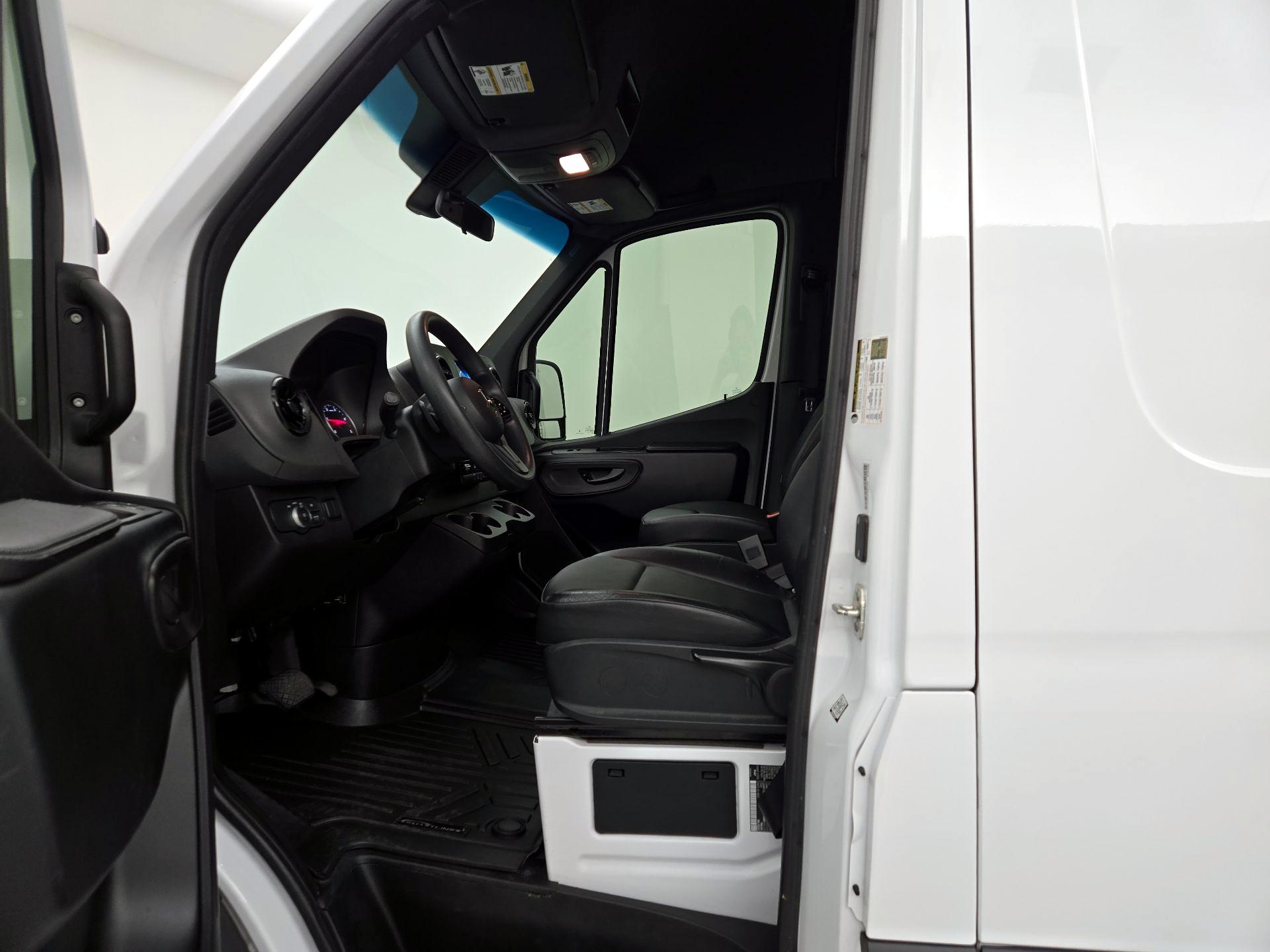 Thumbnail: 2023 Mercedes-Benz Sprinter - 11