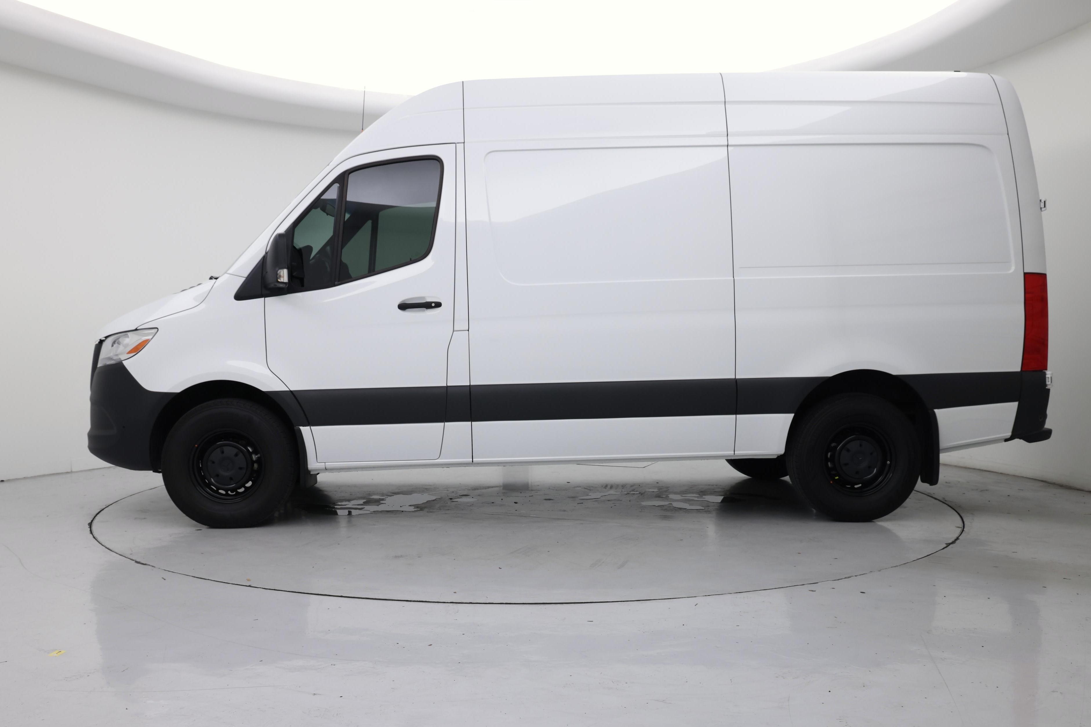 Thumbnail: 2023 Mercedes-Benz Sprinter - 3