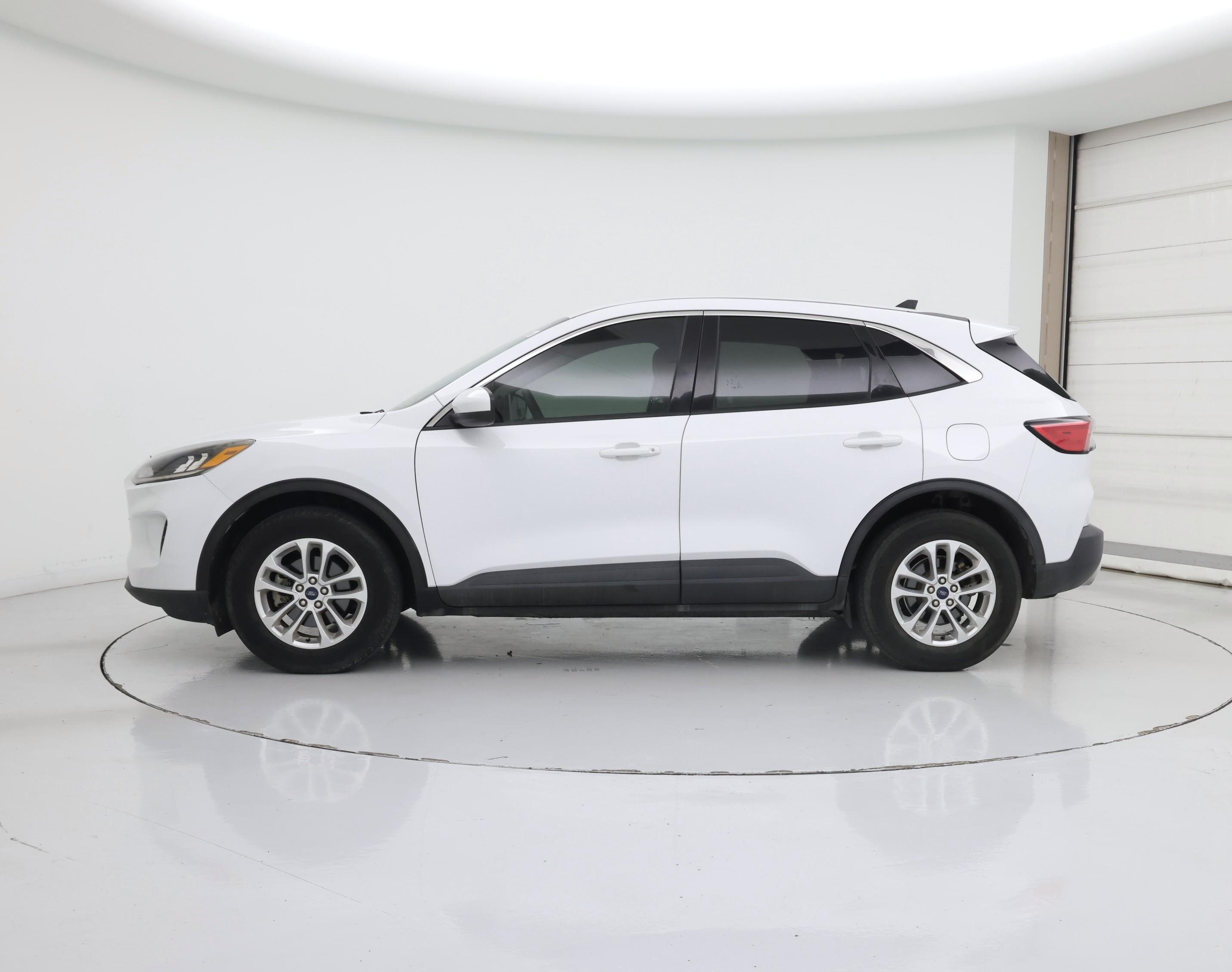 Thumbnail: 2020 Ford Escape - 3