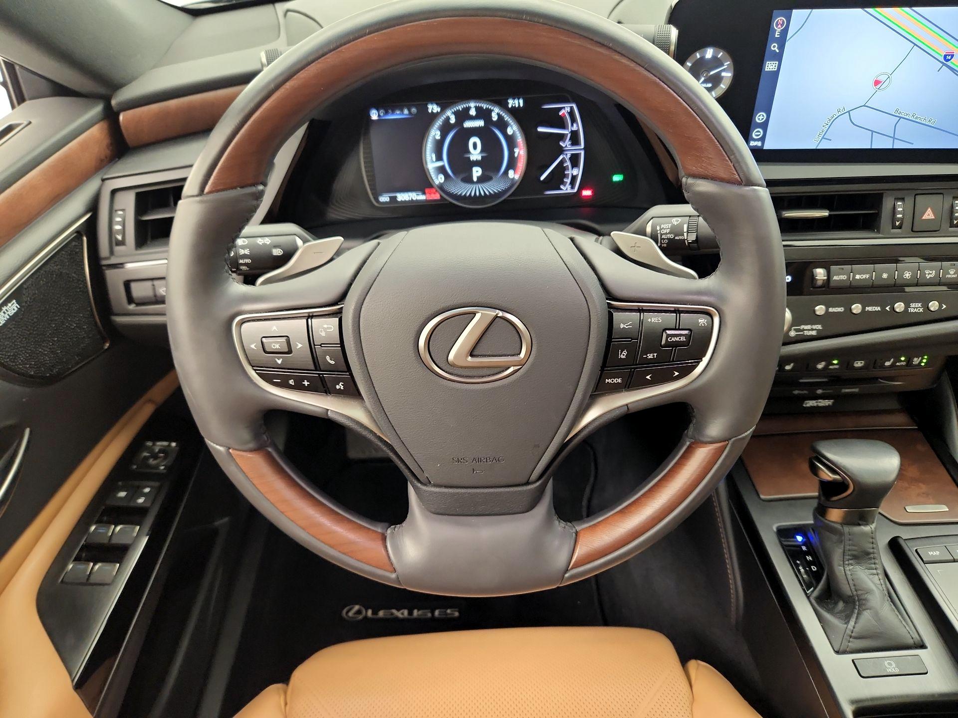 Thumbnail: 2022 Lexus ES - 10