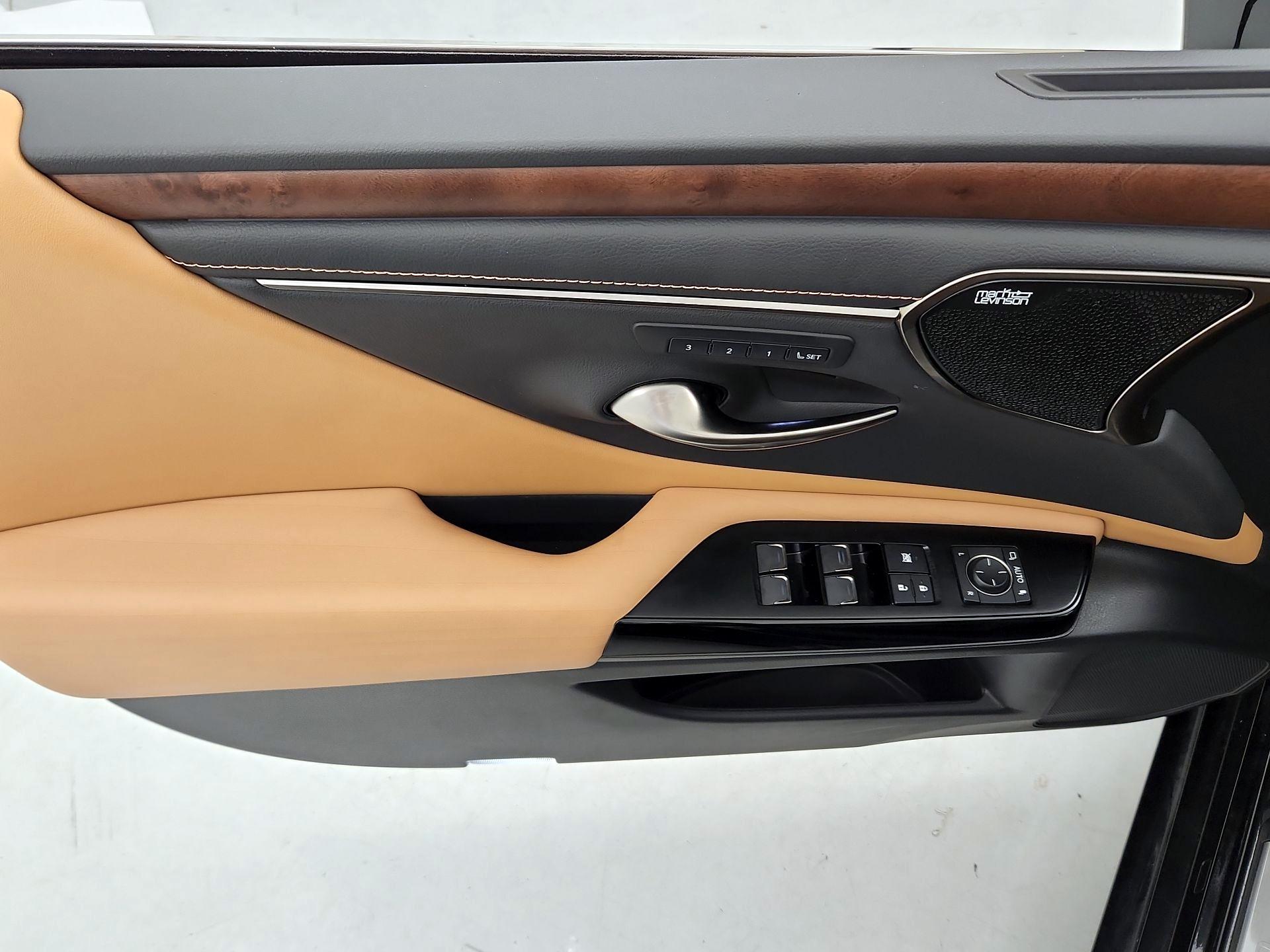 Thumbnail: 2022 Lexus ES - 12