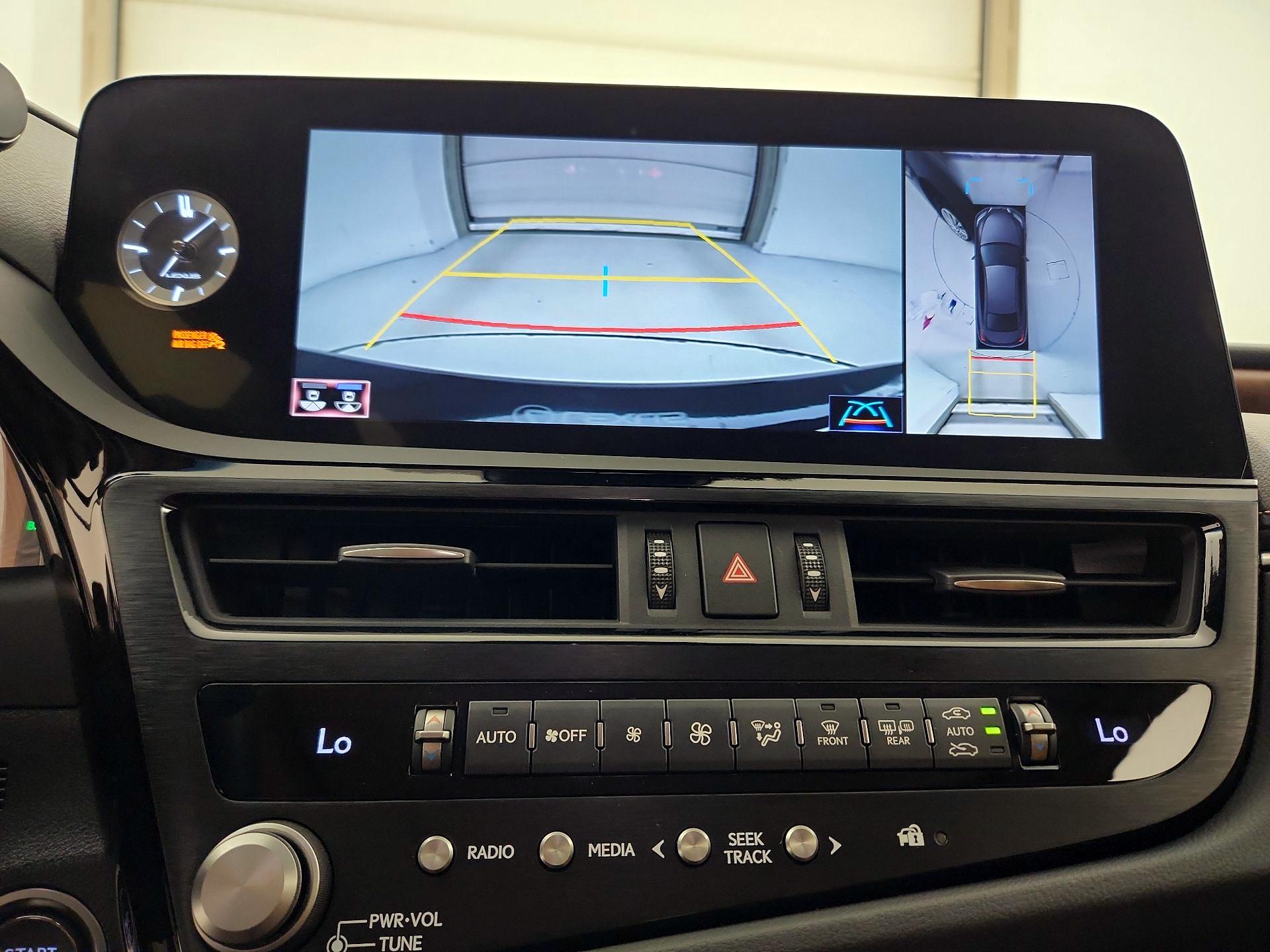 Thumbnail: 2022 Lexus ES - 15