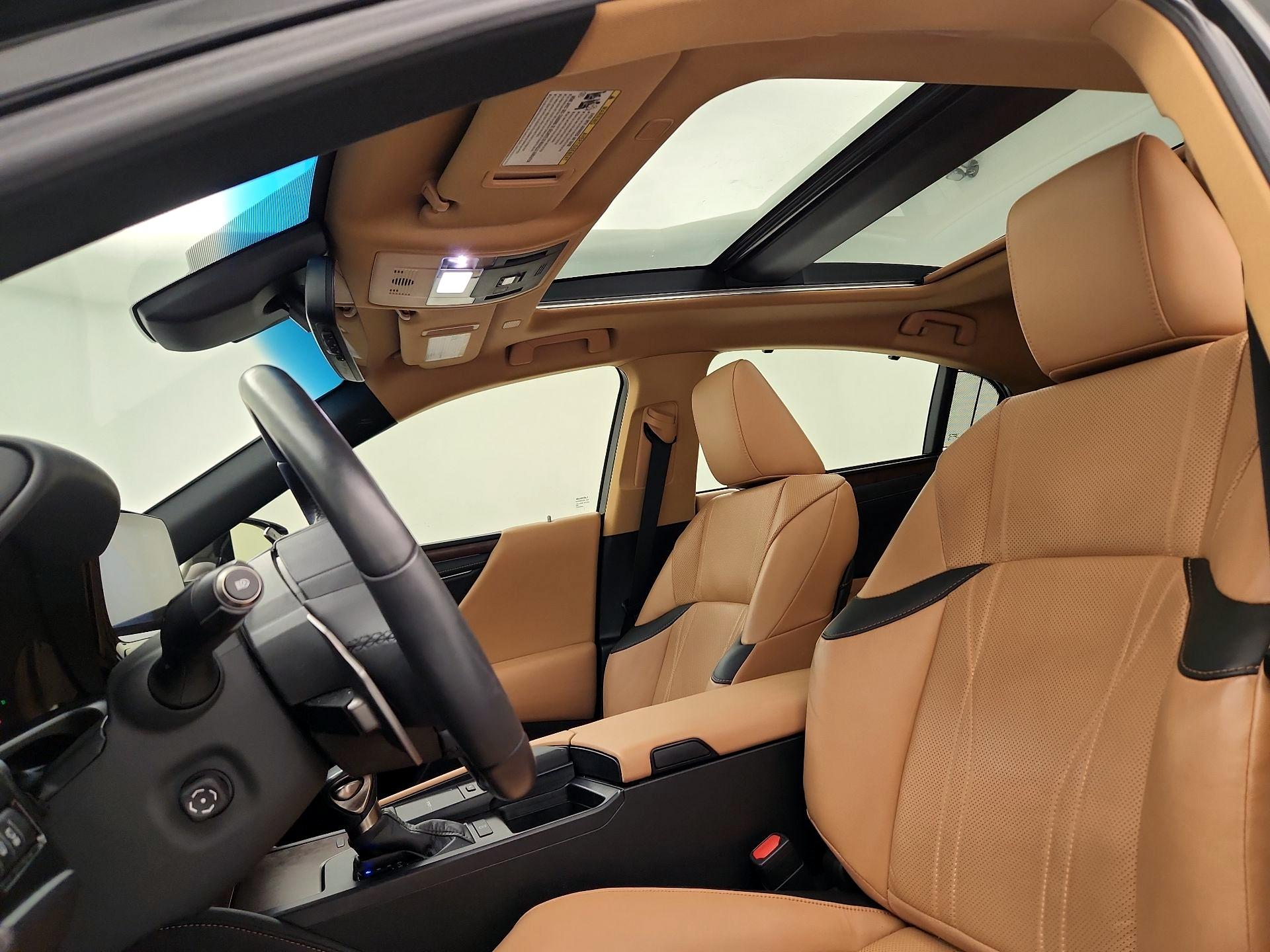 Thumbnail: 2022 Lexus ES - 20