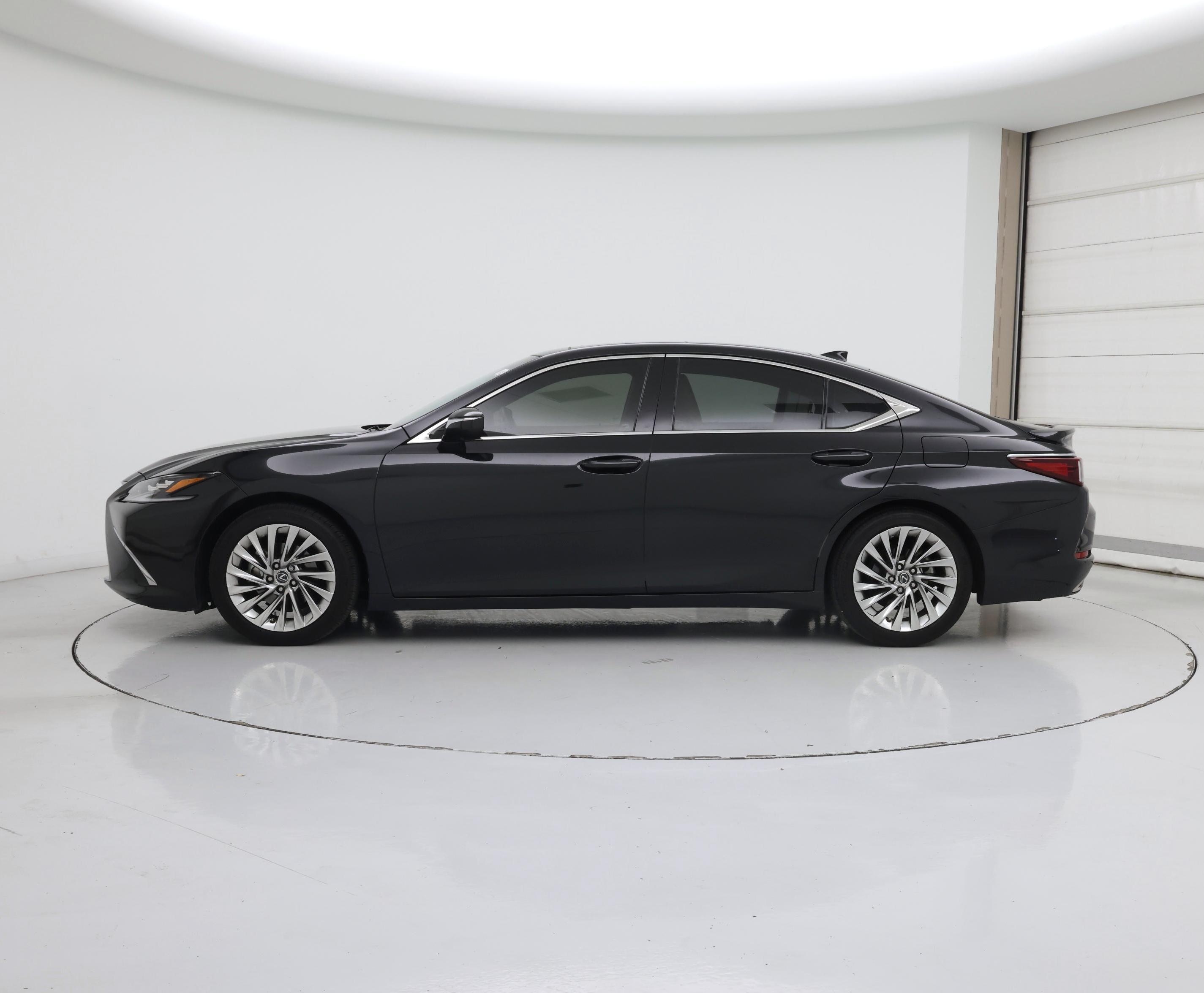 Thumbnail: 2022 Lexus ES - 3