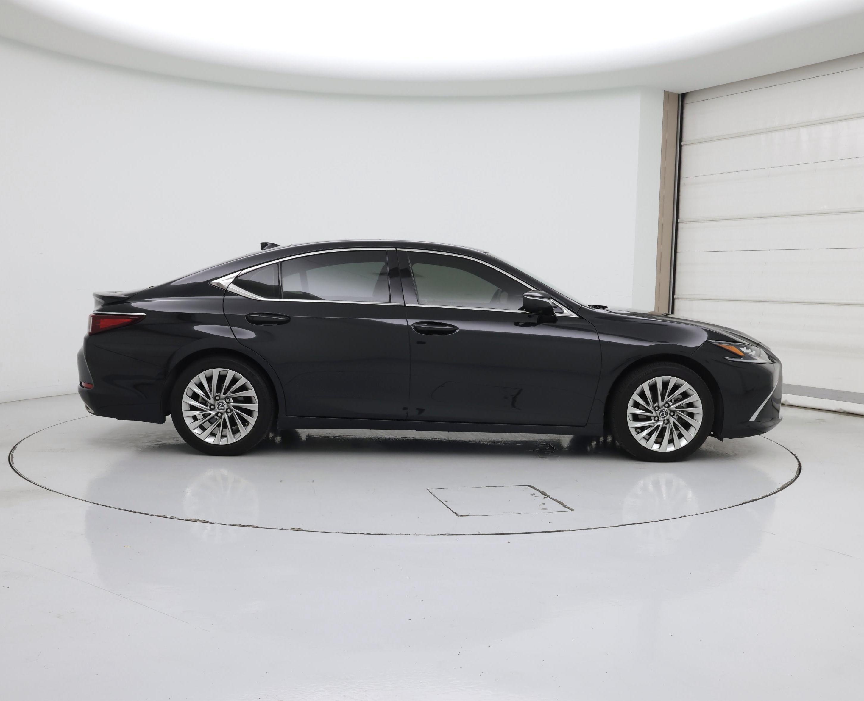 Thumbnail: 2022 Lexus ES - 7