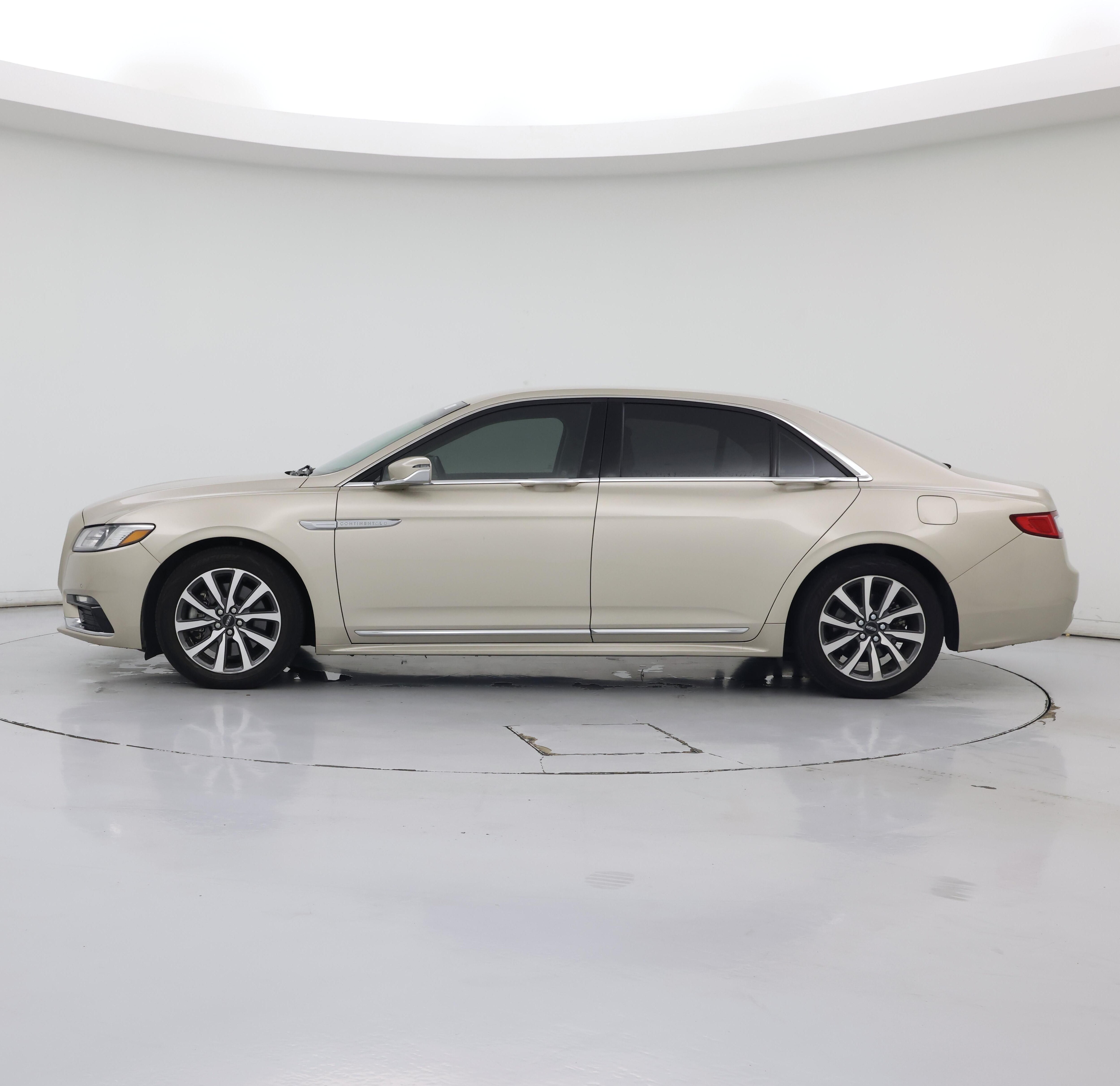 Thumbnail: 2017 Lincoln Continental - 3