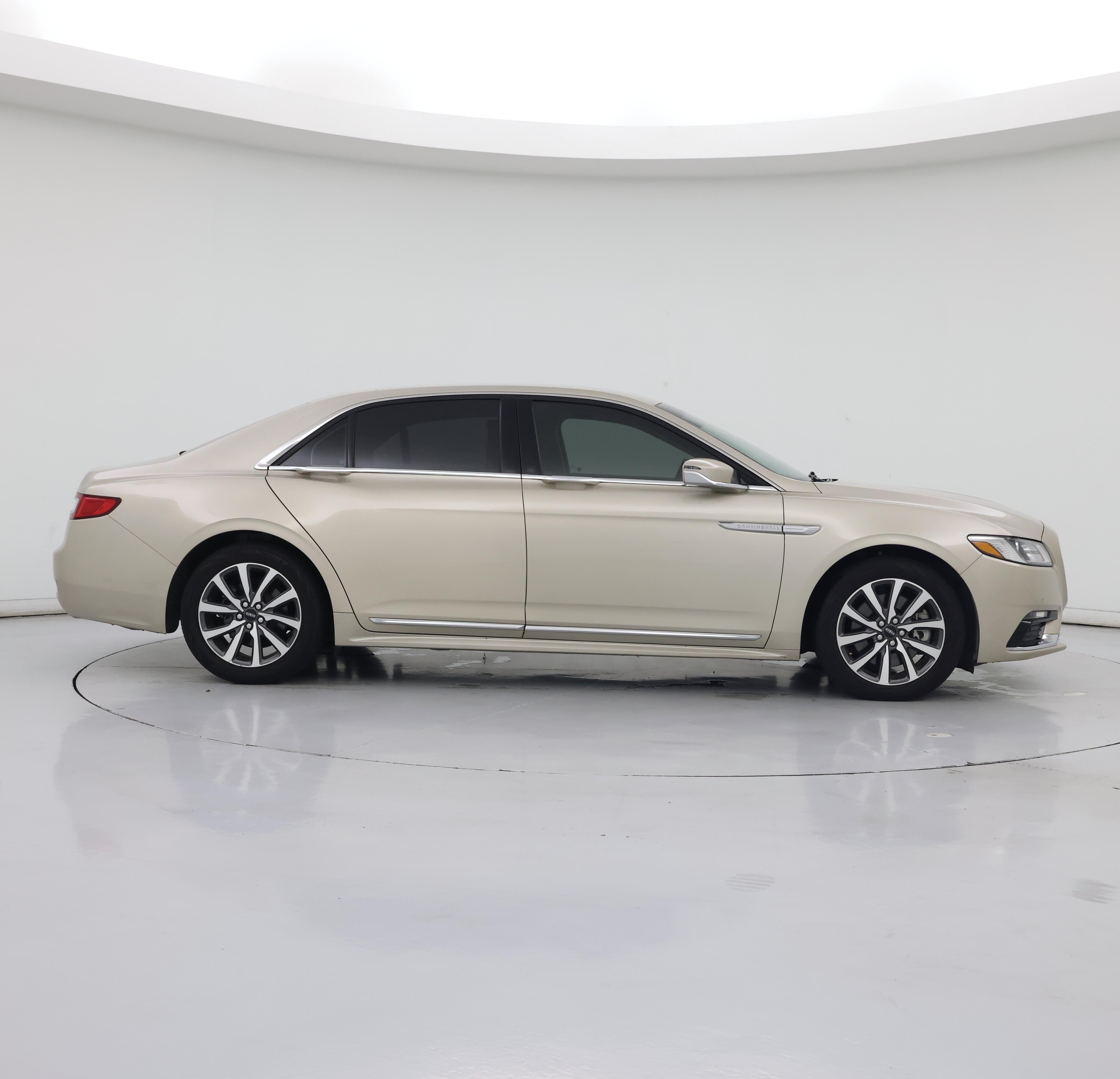 Thumbnail: 2017 Lincoln Continental - 7