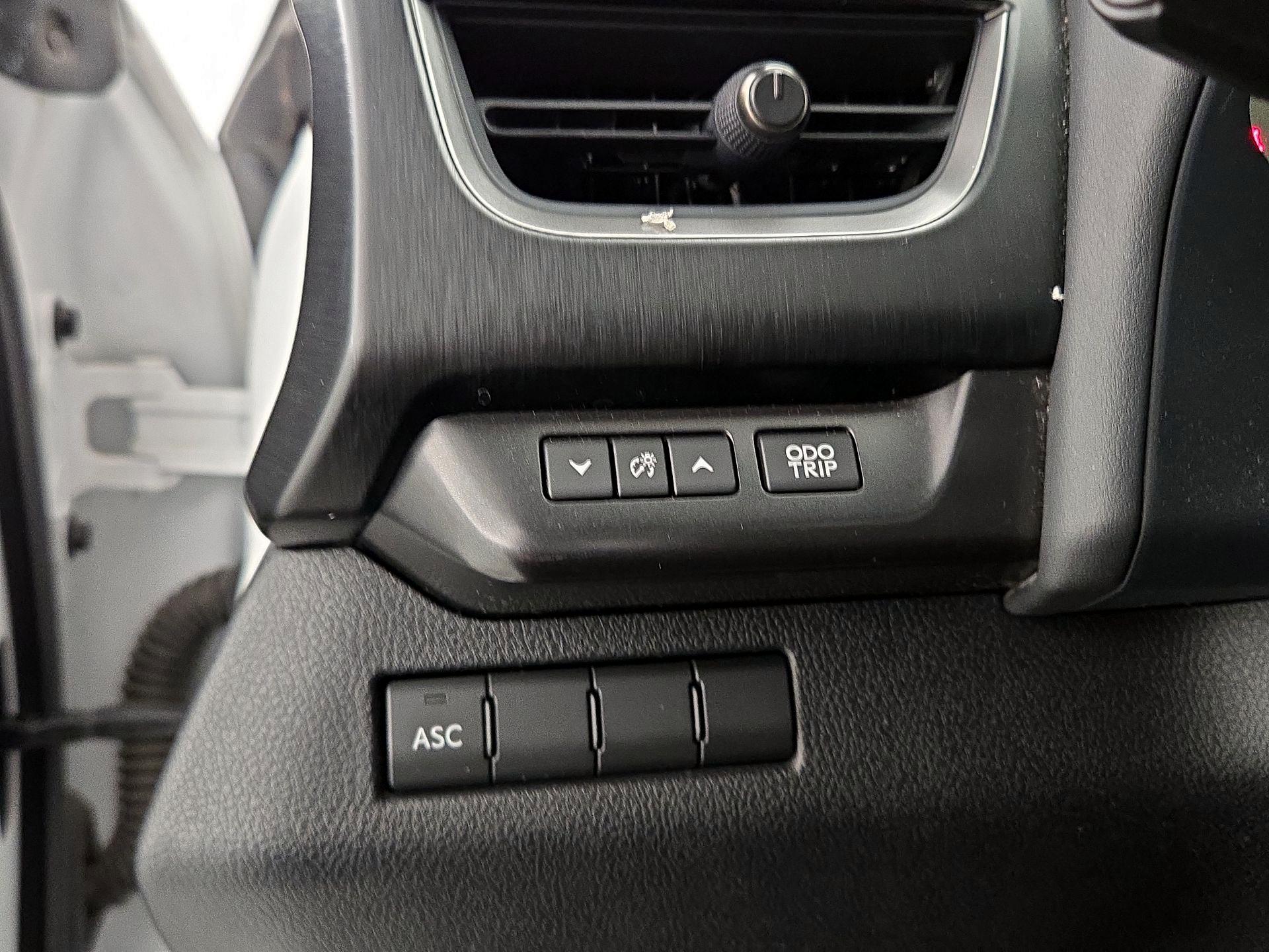 Thumbnail: 2019 Lexus UX - 13