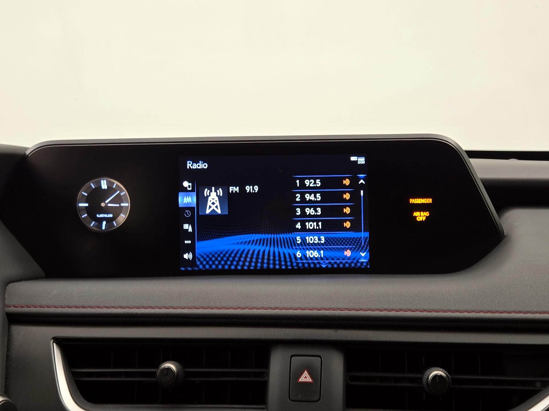 Thumbnail: 2019 Lexus UX - 15