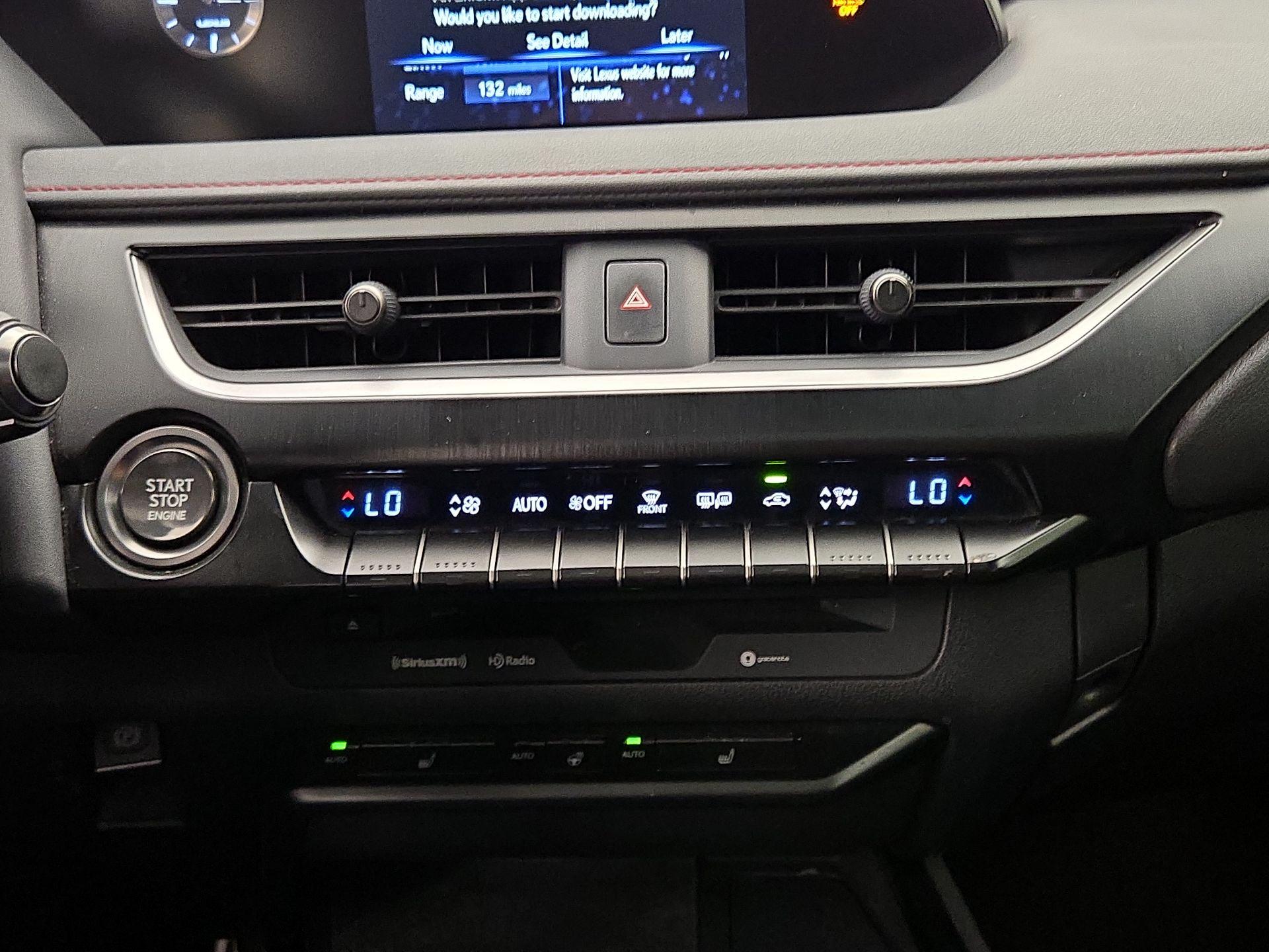 Thumbnail: 2019 Lexus UX - 16