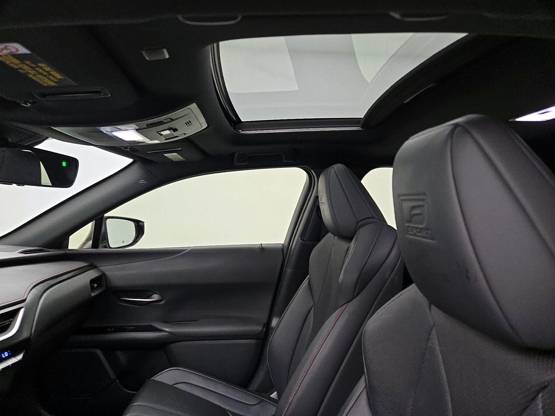 Thumbnail: 2019 Lexus UX - 19