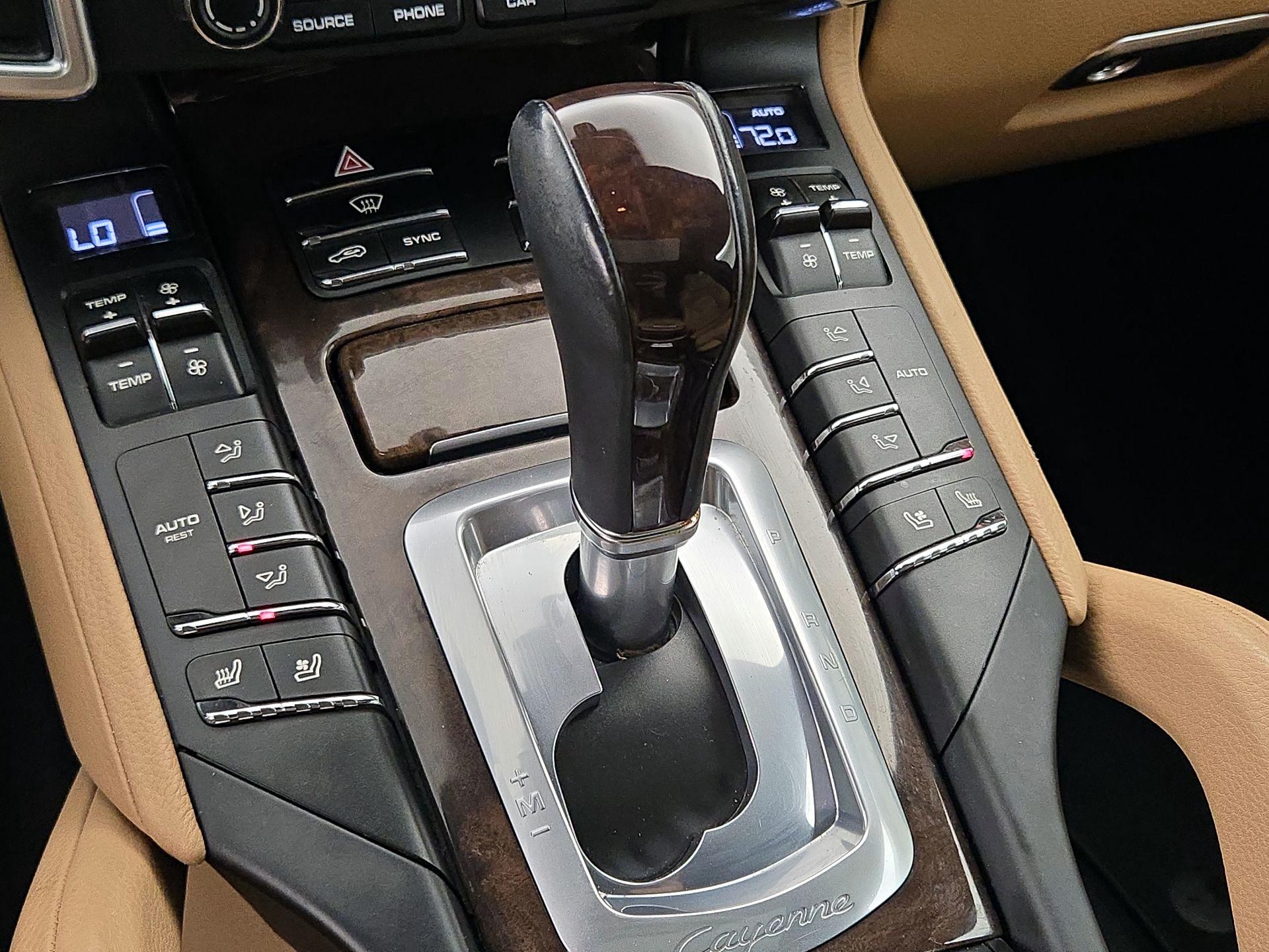 Thumbnail: 2018 Porsche Cayenne - 18