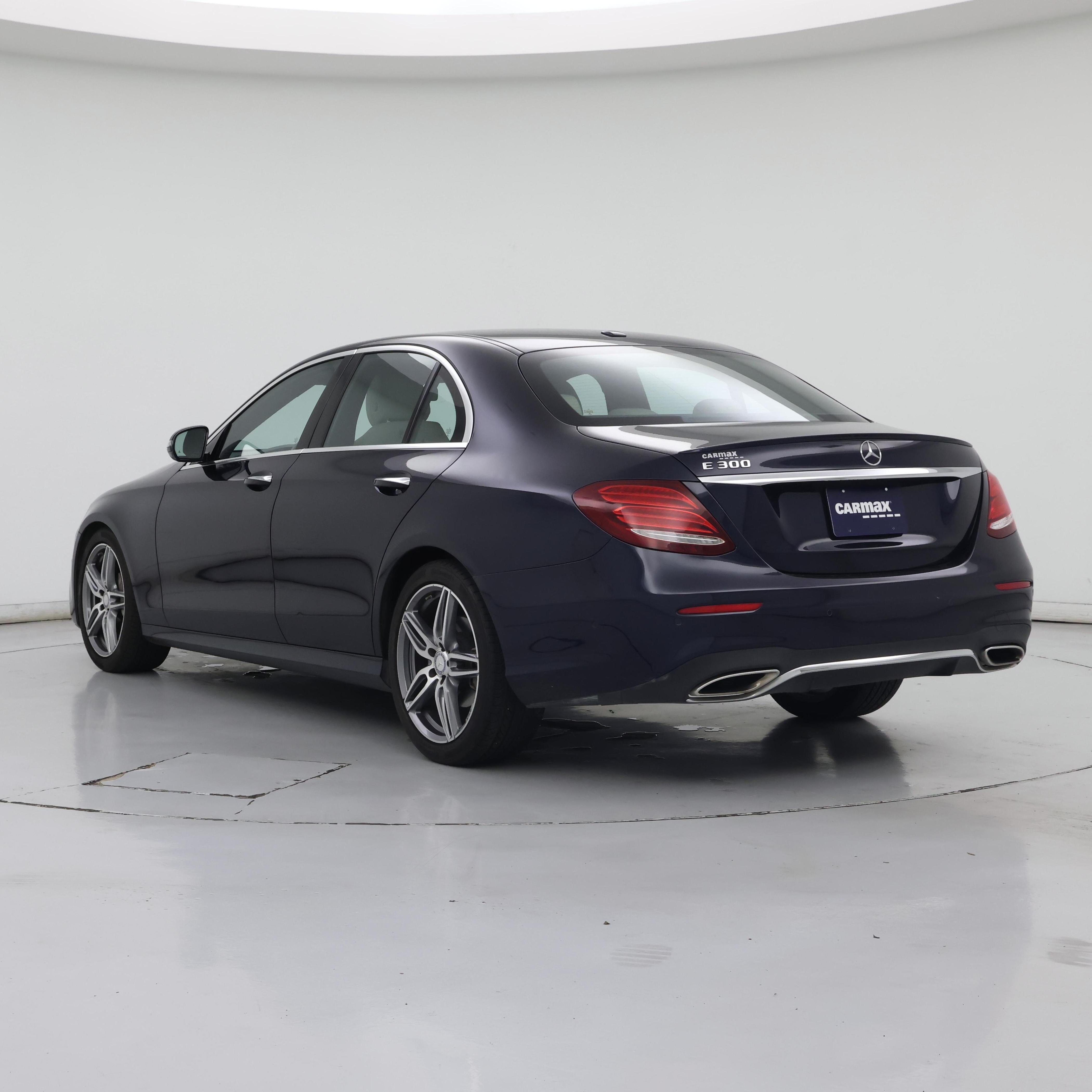 Thumbnail: 2017 Mercedes-Benz E-Class - 2