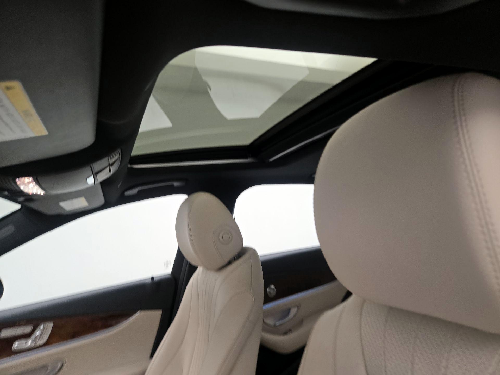 Thumbnail: 2017 Mercedes-Benz E-Class - 20