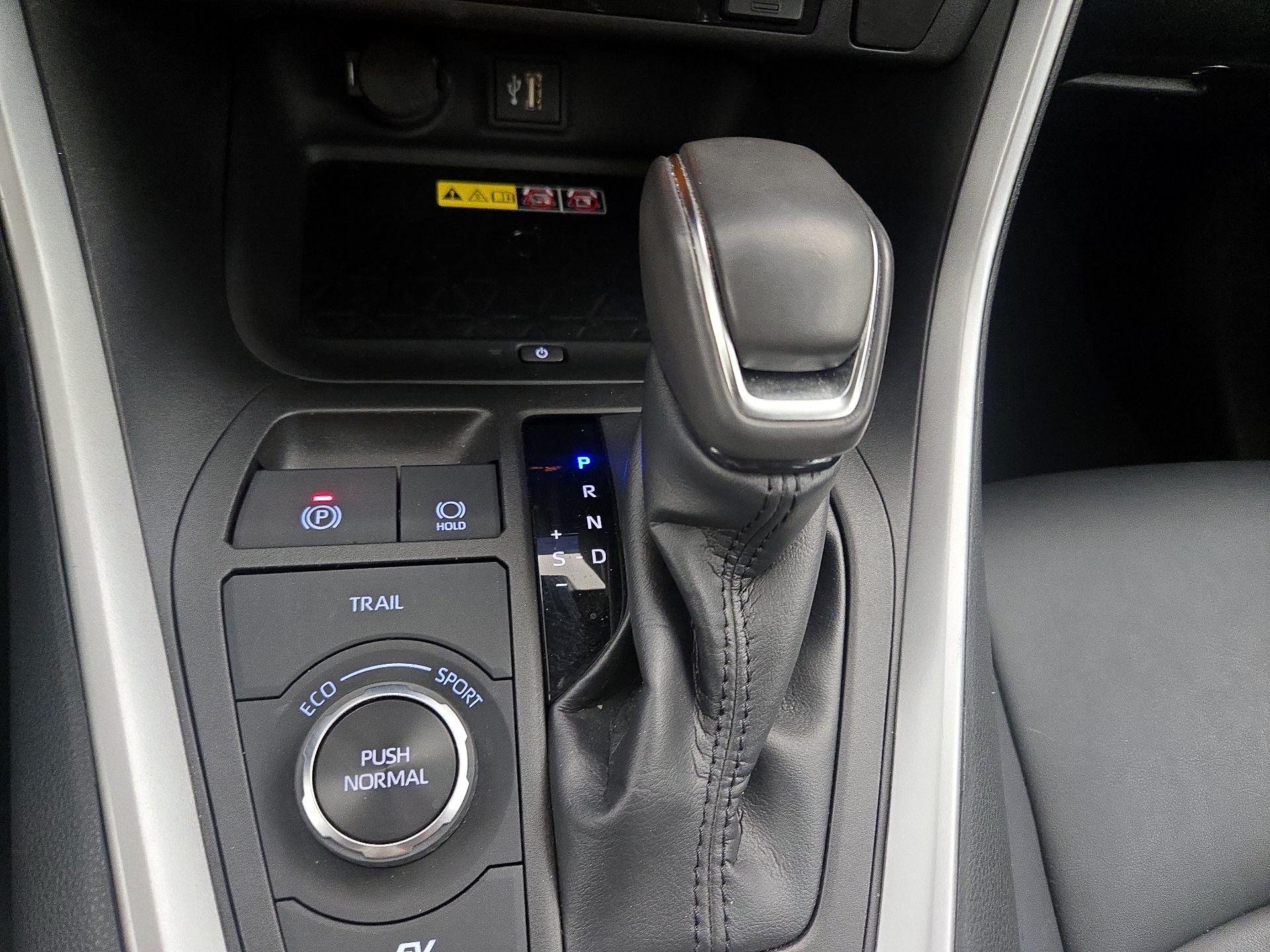 Thumbnail: 2023 Toyota RAV4 - 17