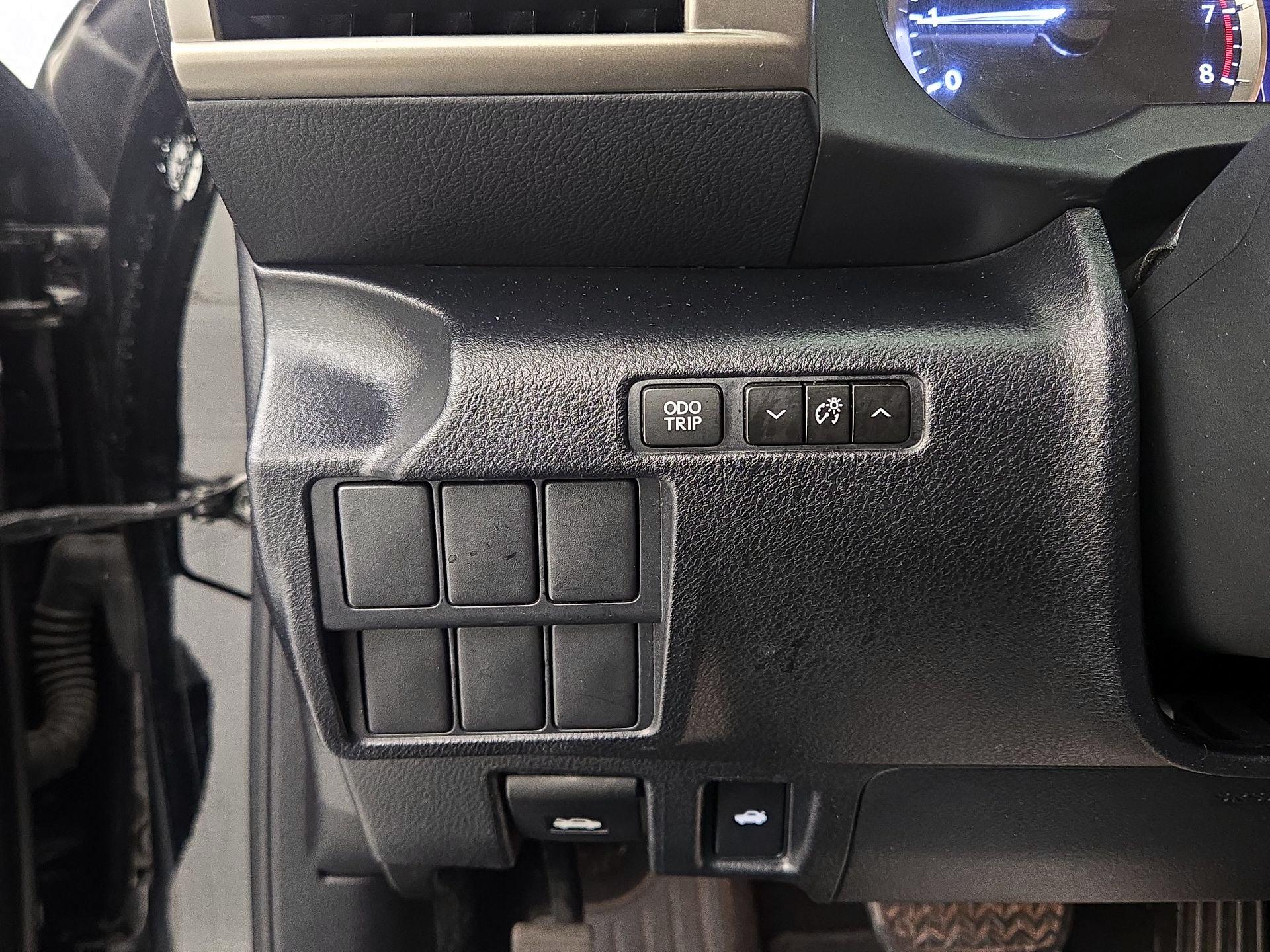 Thumbnail: 2016 Lexus IS - 13