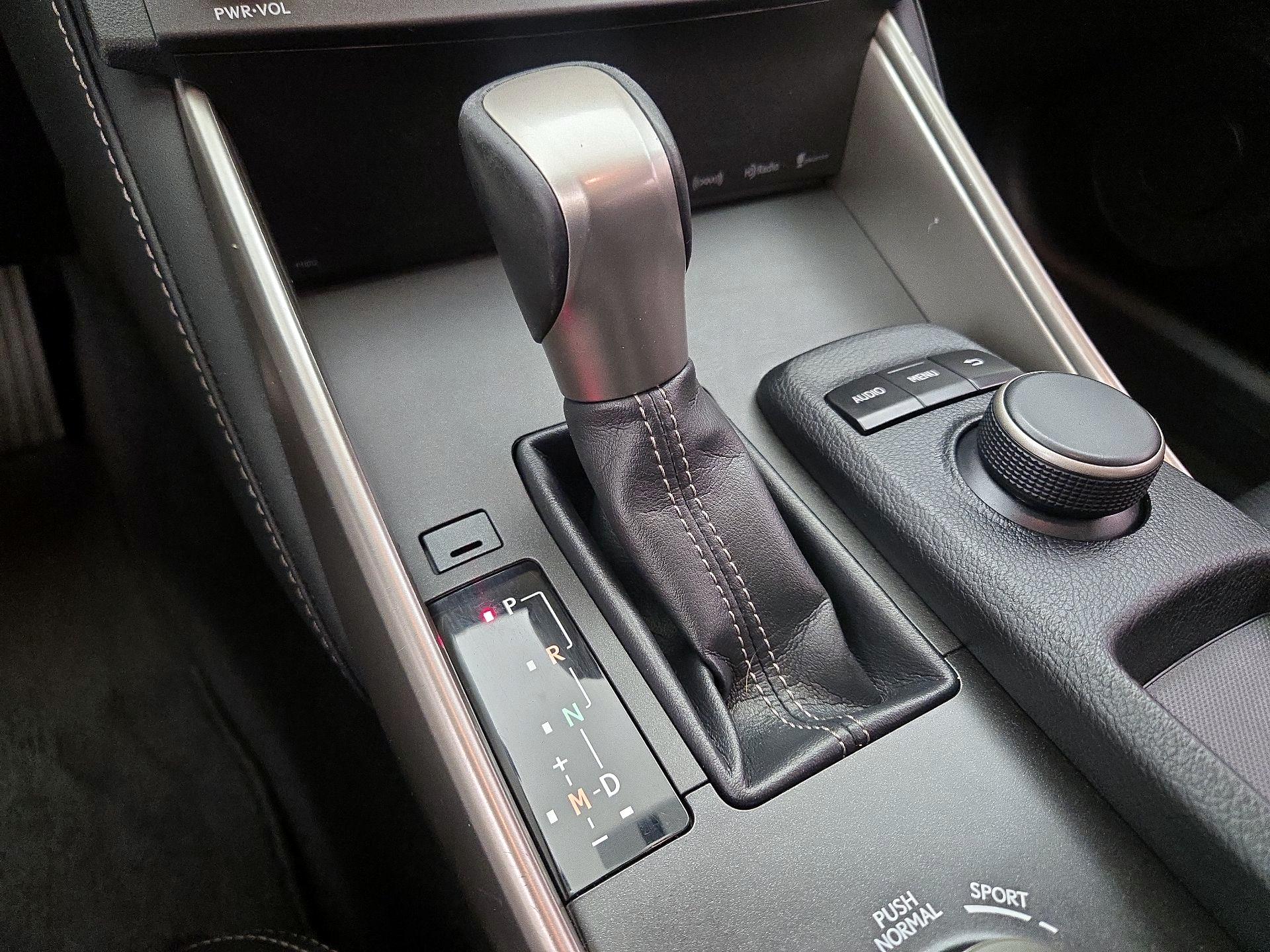 Thumbnail: 2016 Lexus IS - 17