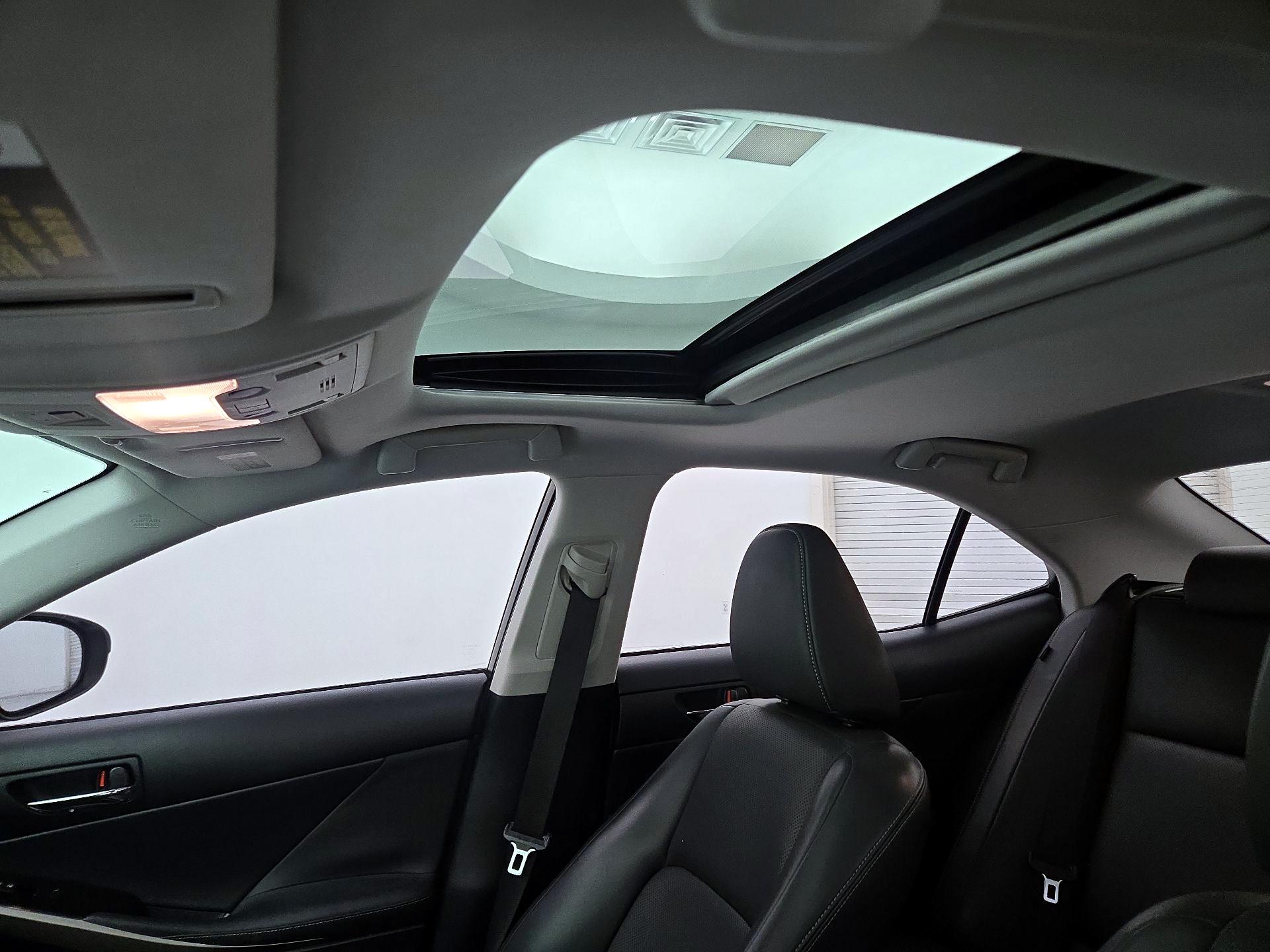 Thumbnail: 2016 Lexus IS - 19