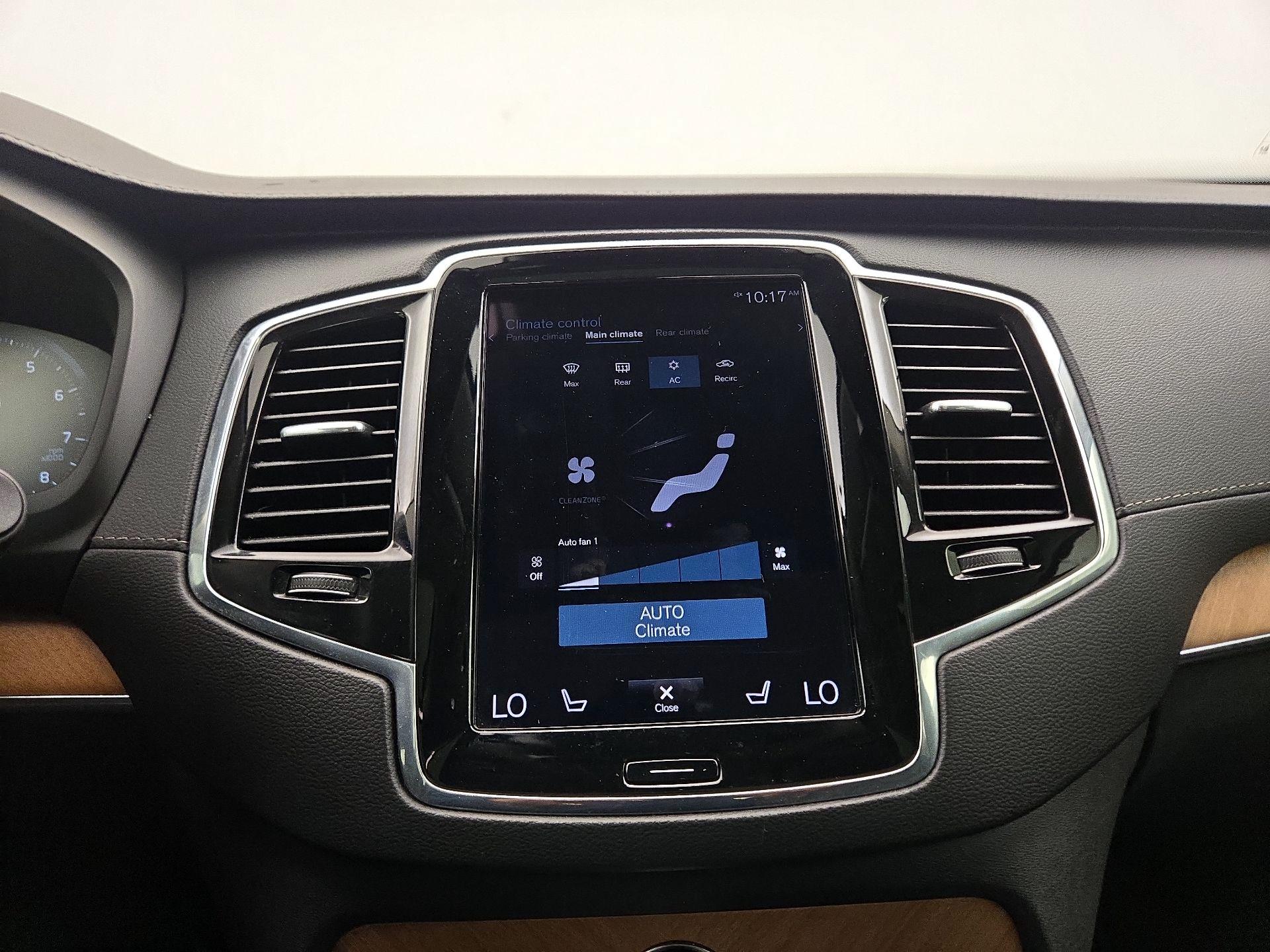 Thumbnail: 2020 Volvo XC90 - 17